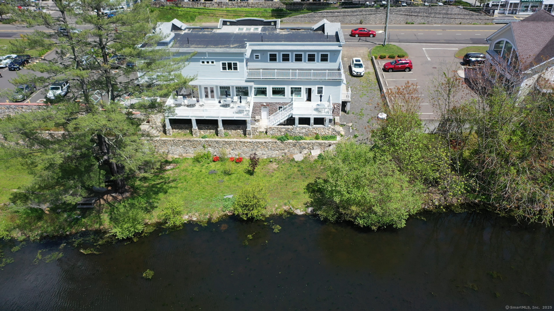 1086 Long Ridge Road Right