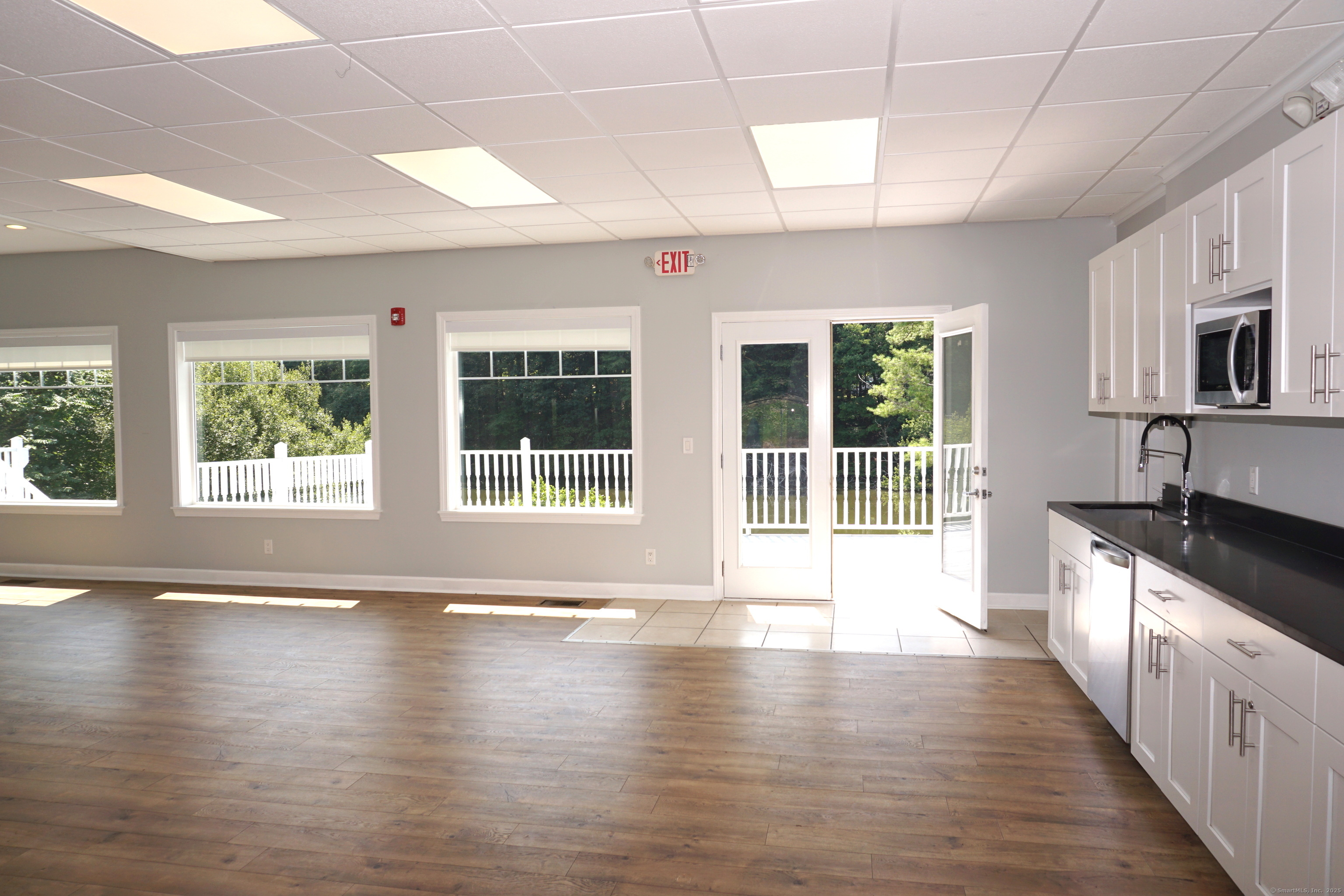 1086 Long Ridge Road Right