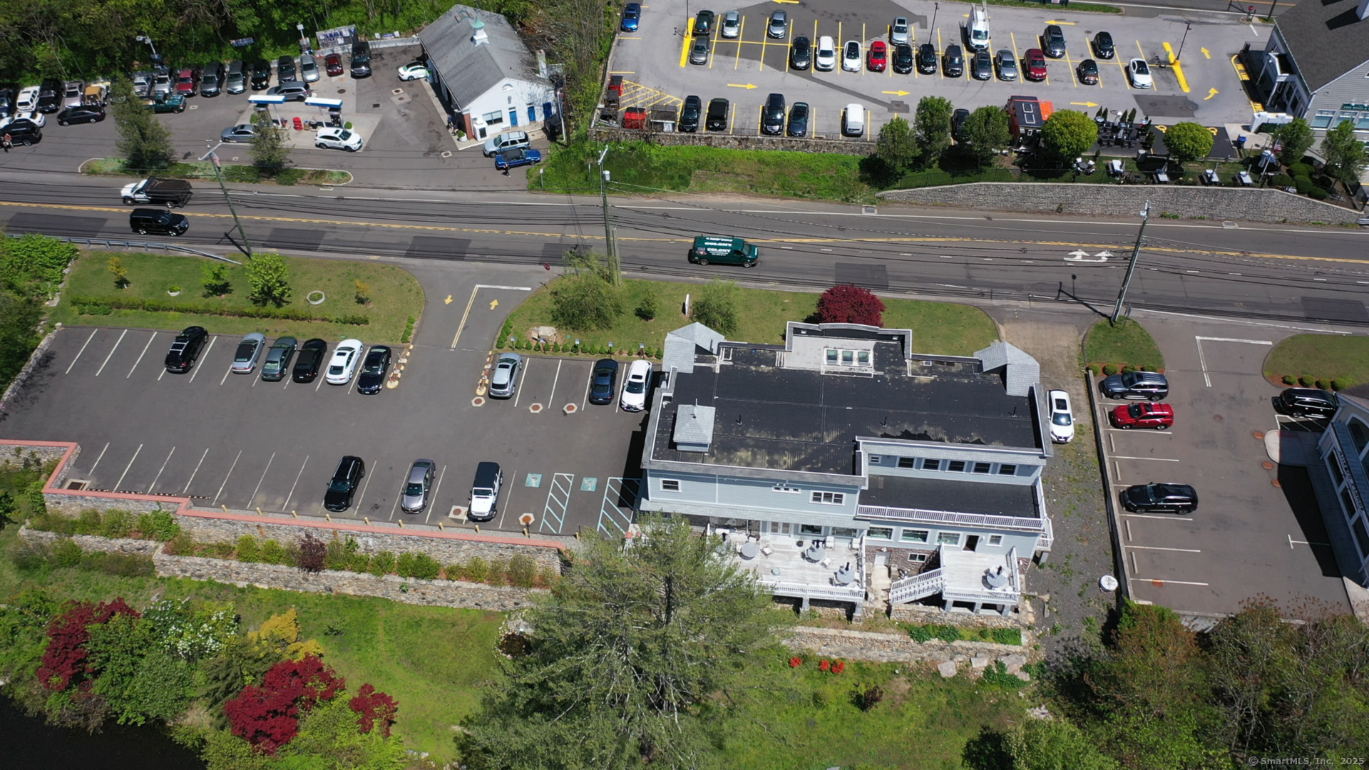 1086 Long Ridge Road Right