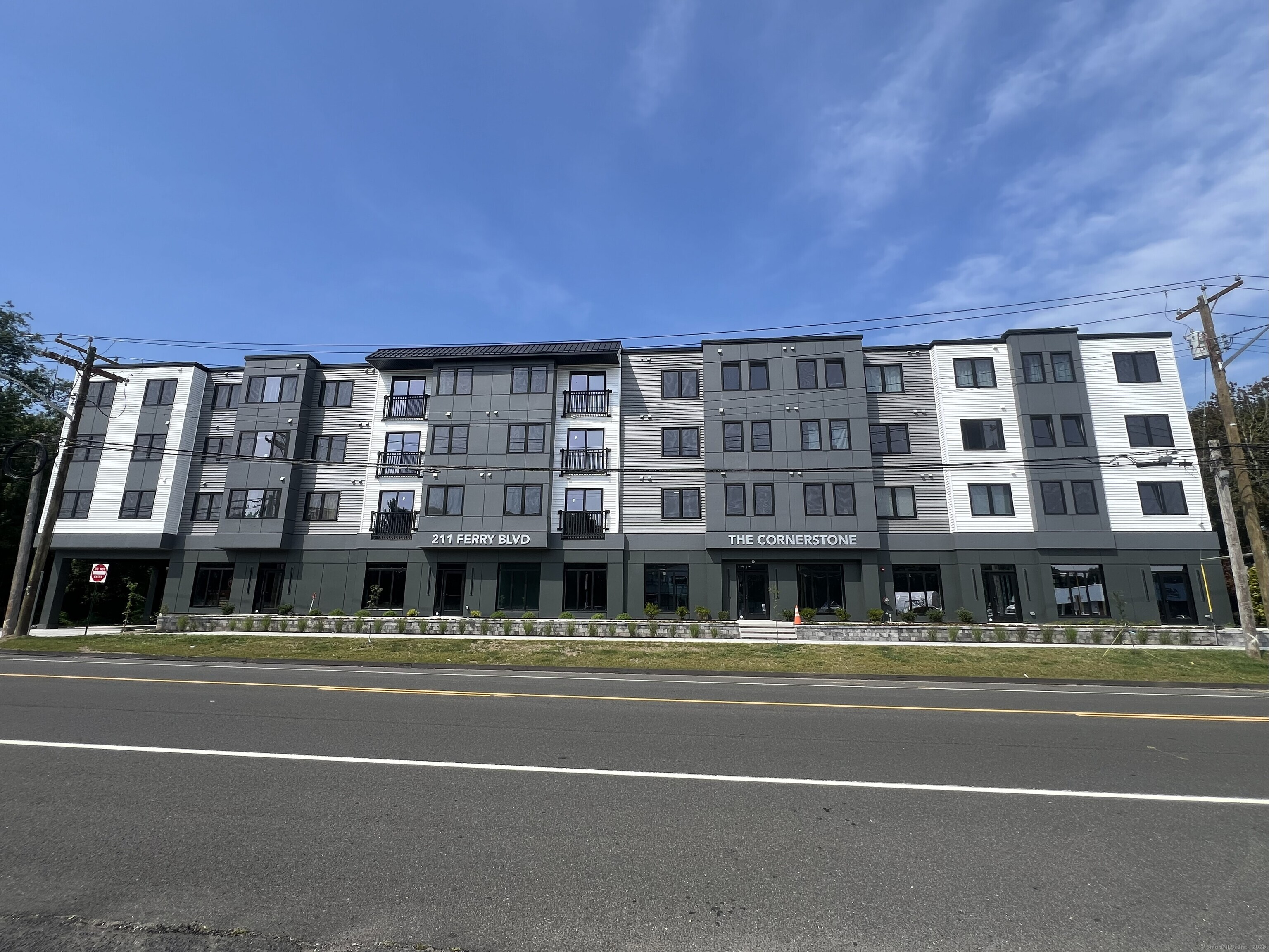 211 Ferry Blvd Boulevard 202