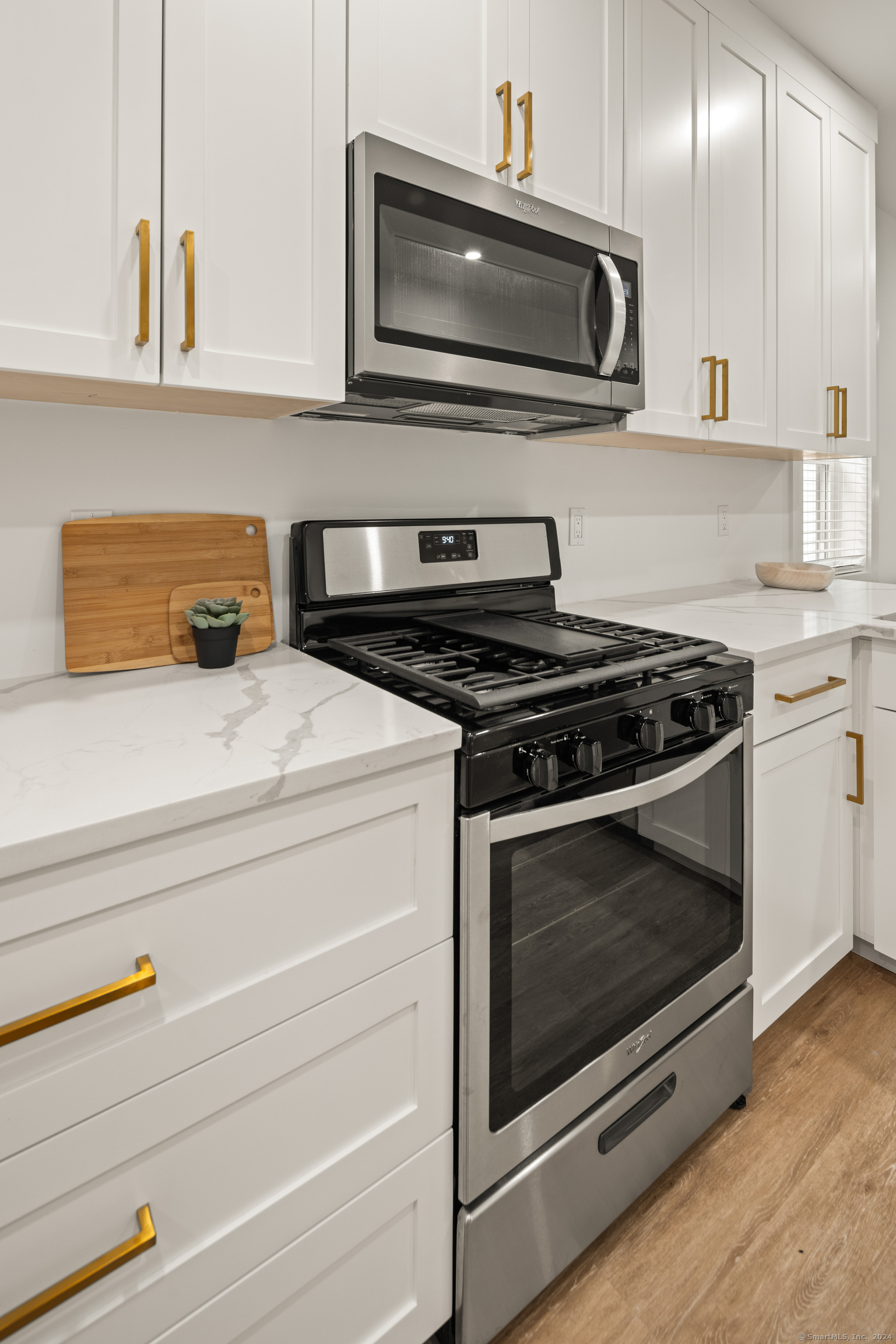 211 Ferry Blvd Boulevard 202