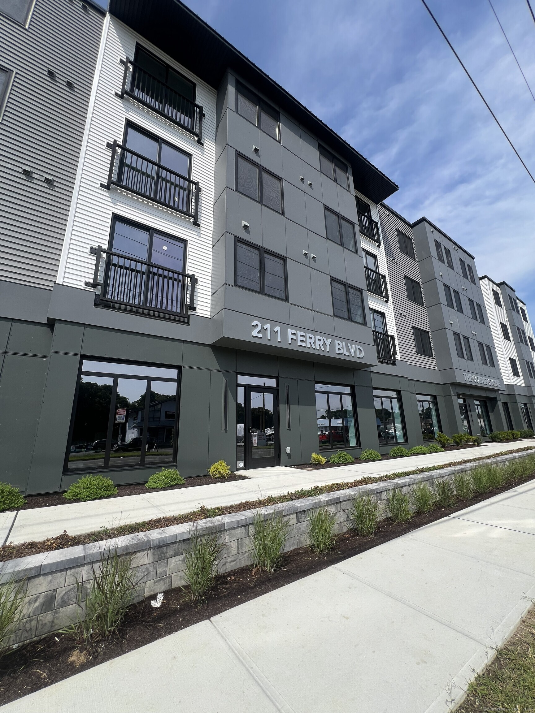 211 Ferry Blvd Boulevard 202