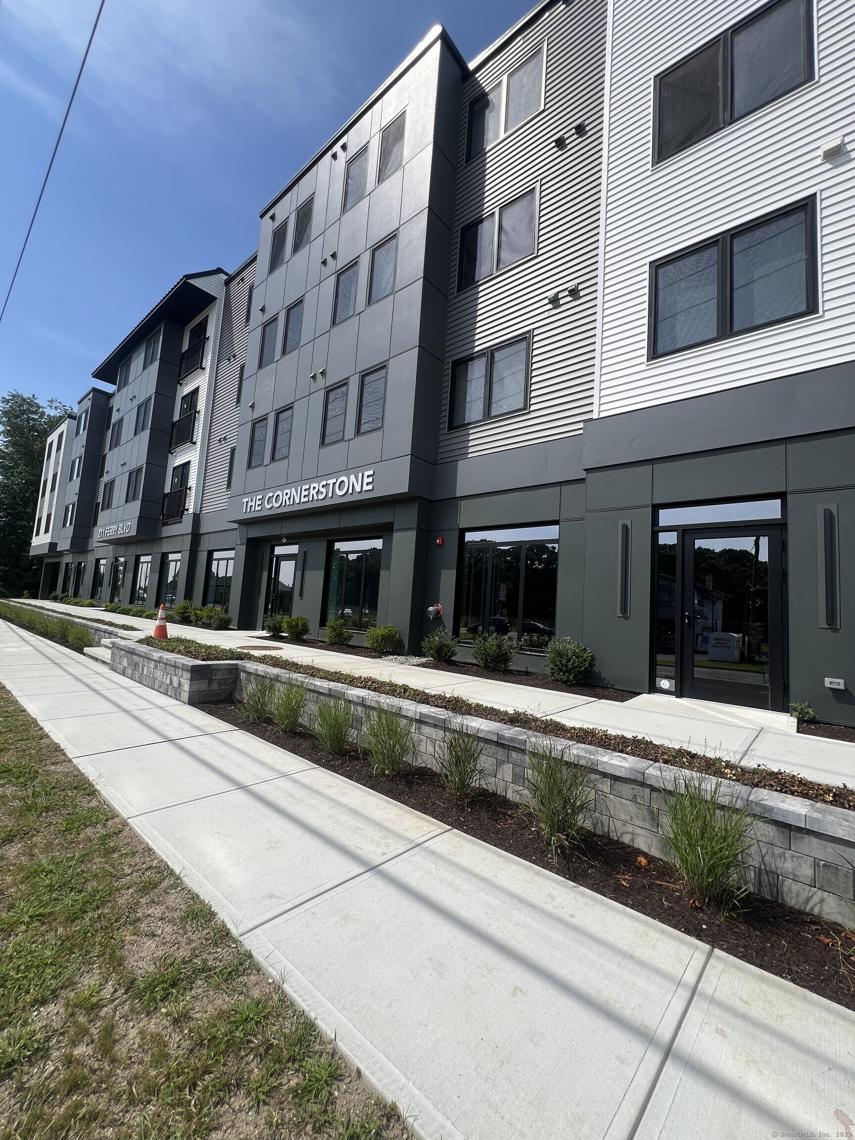 211 Ferry Blvd Boulevard 202