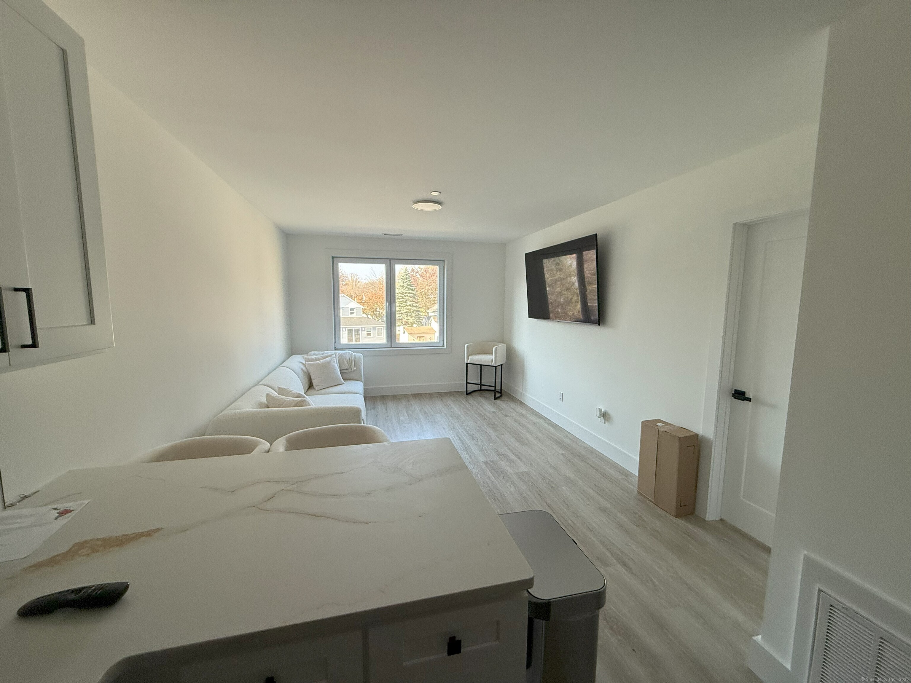 211 Ferry Blvd Boulevard 202