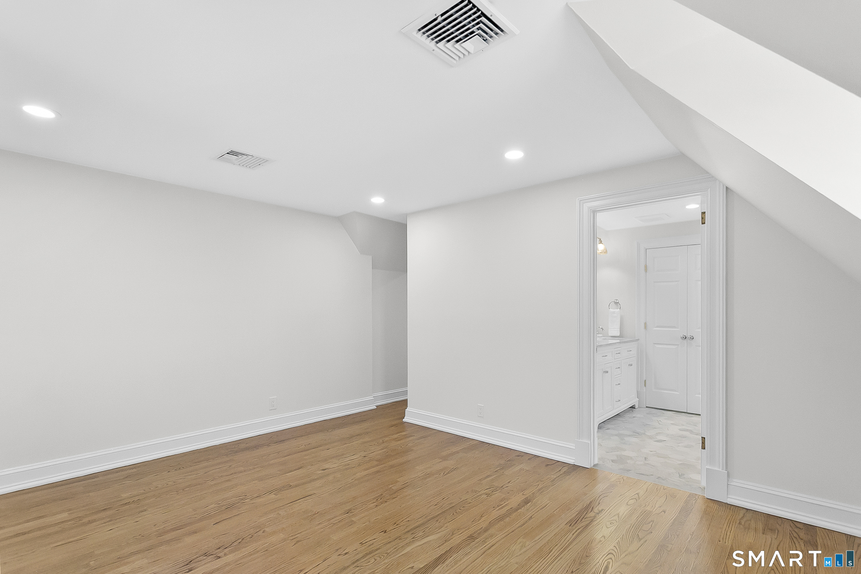 249 Main Street 1