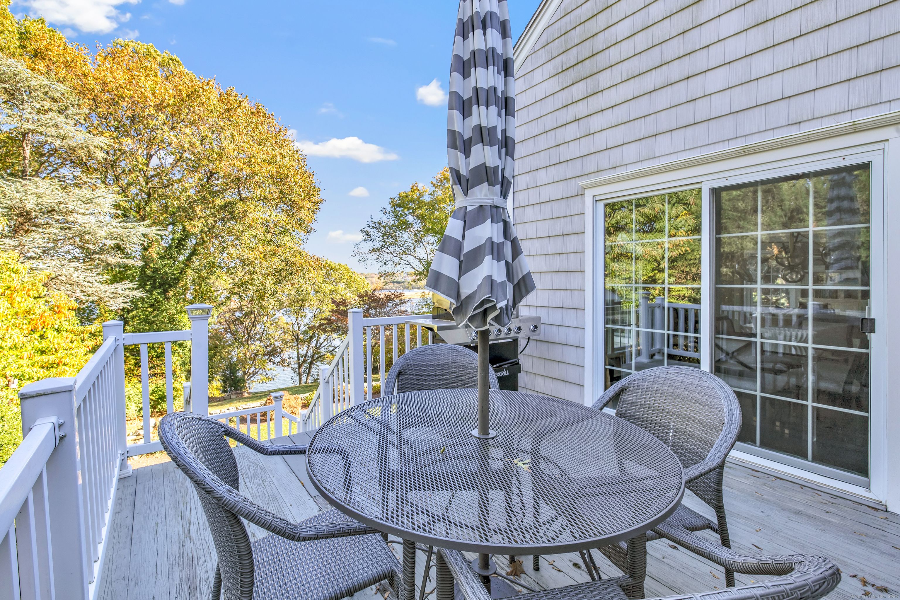 576 Bridgeview Place