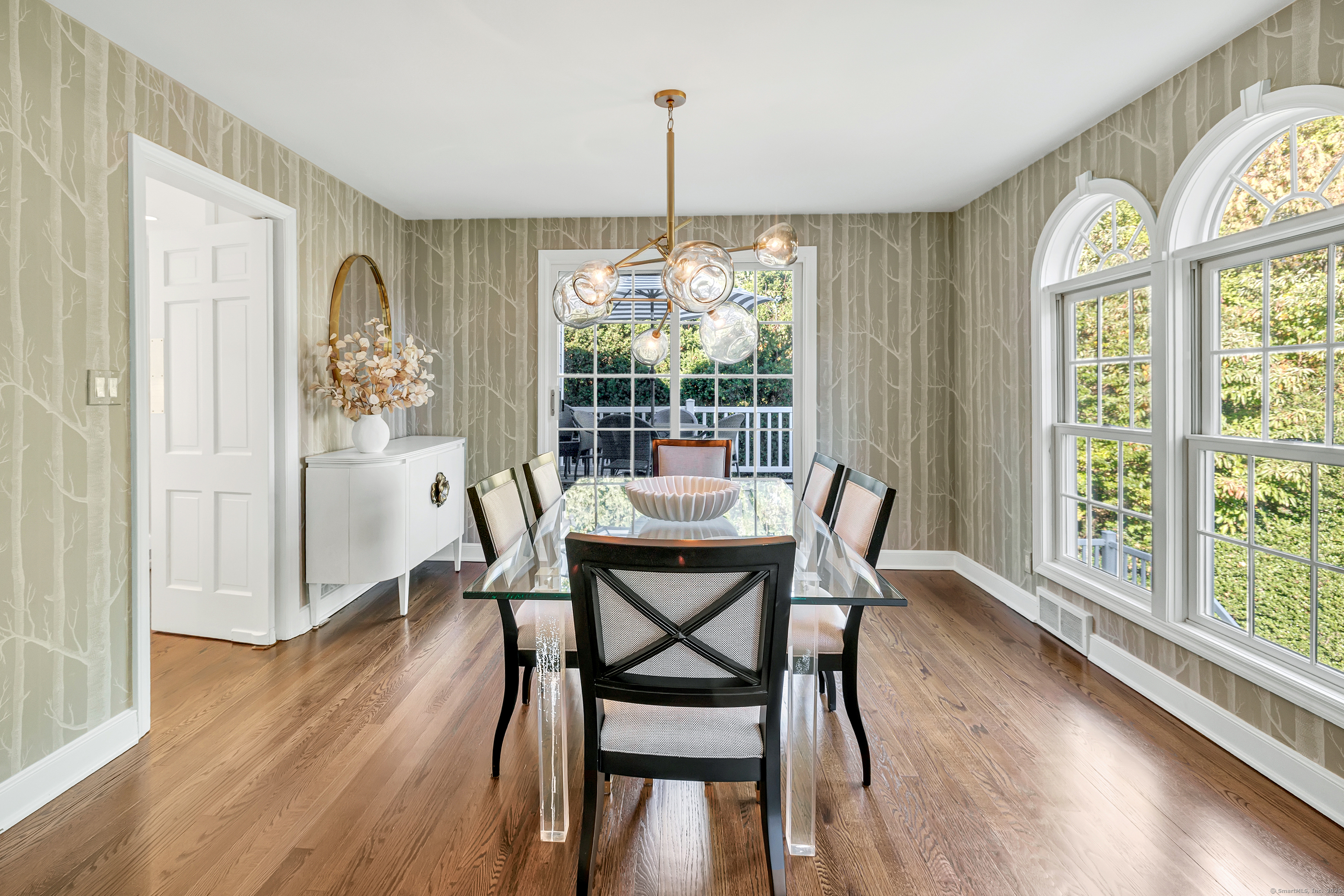 576 Bridgeview Place