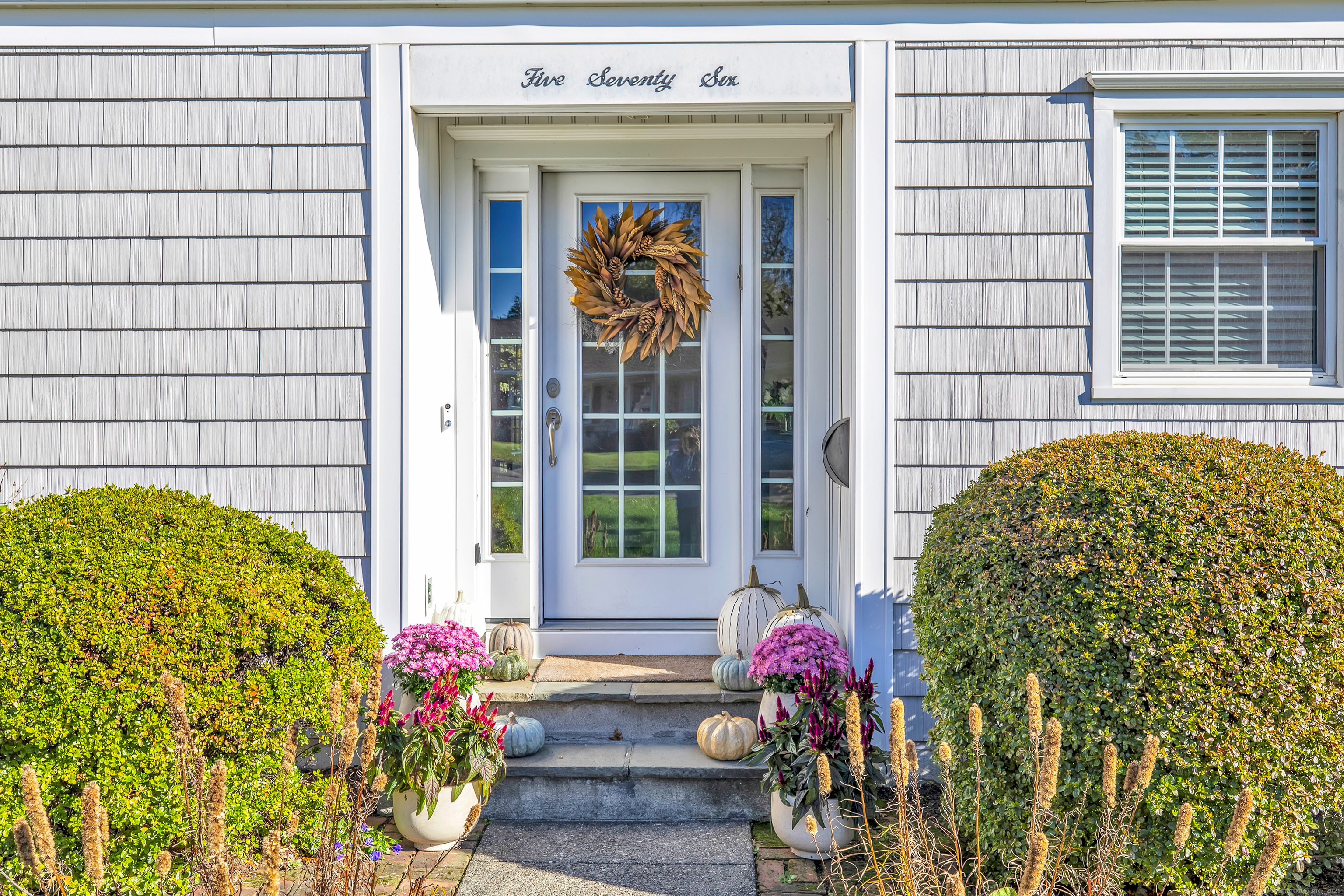 576 Bridgeview Place