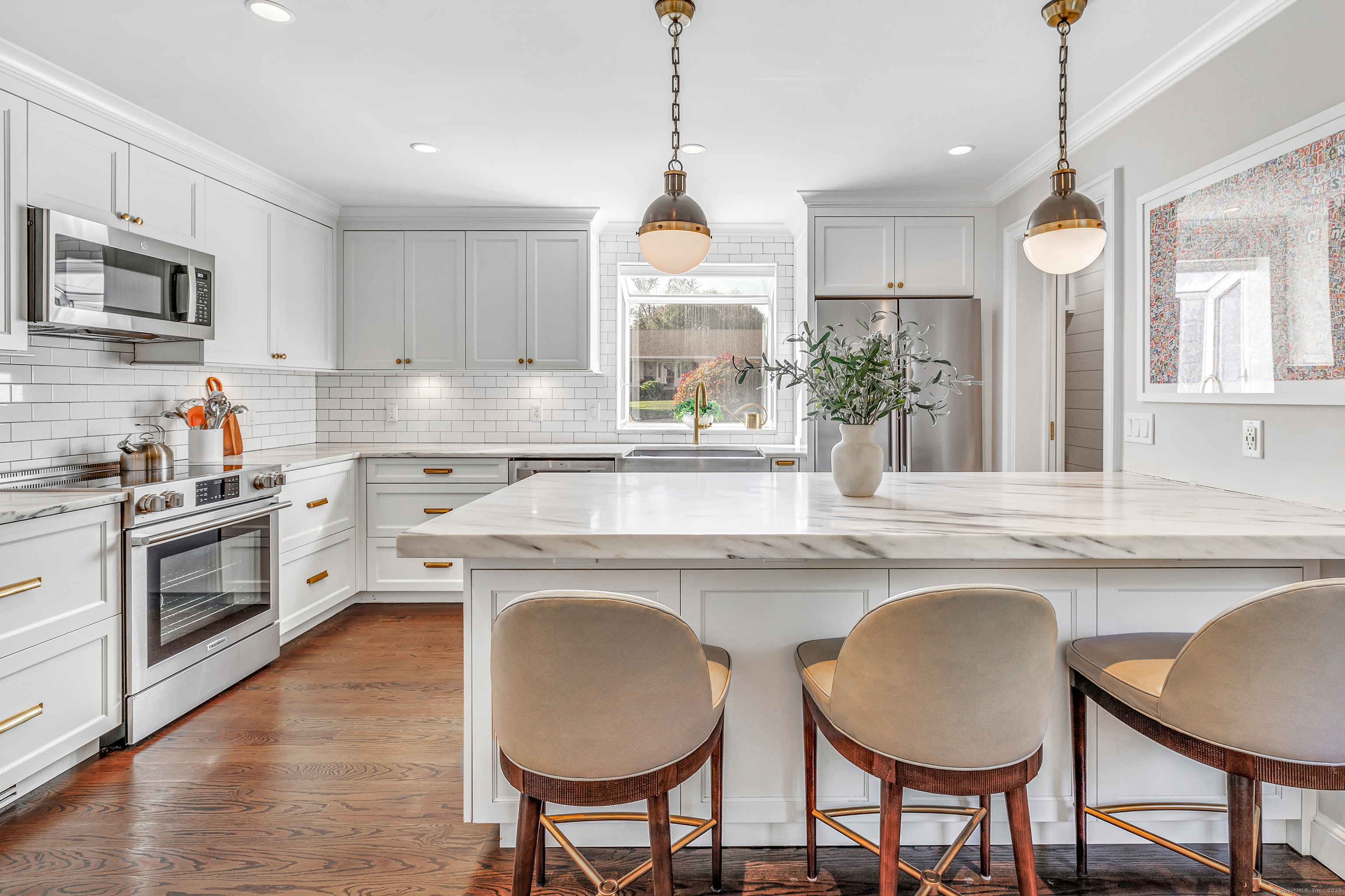 576 Bridgeview Place