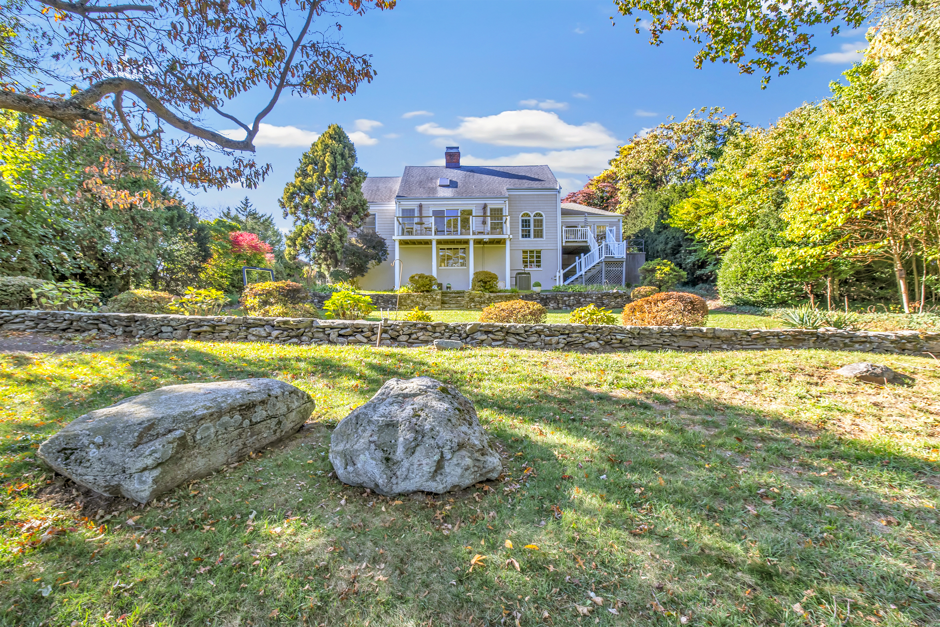 576 Bridgeview Place