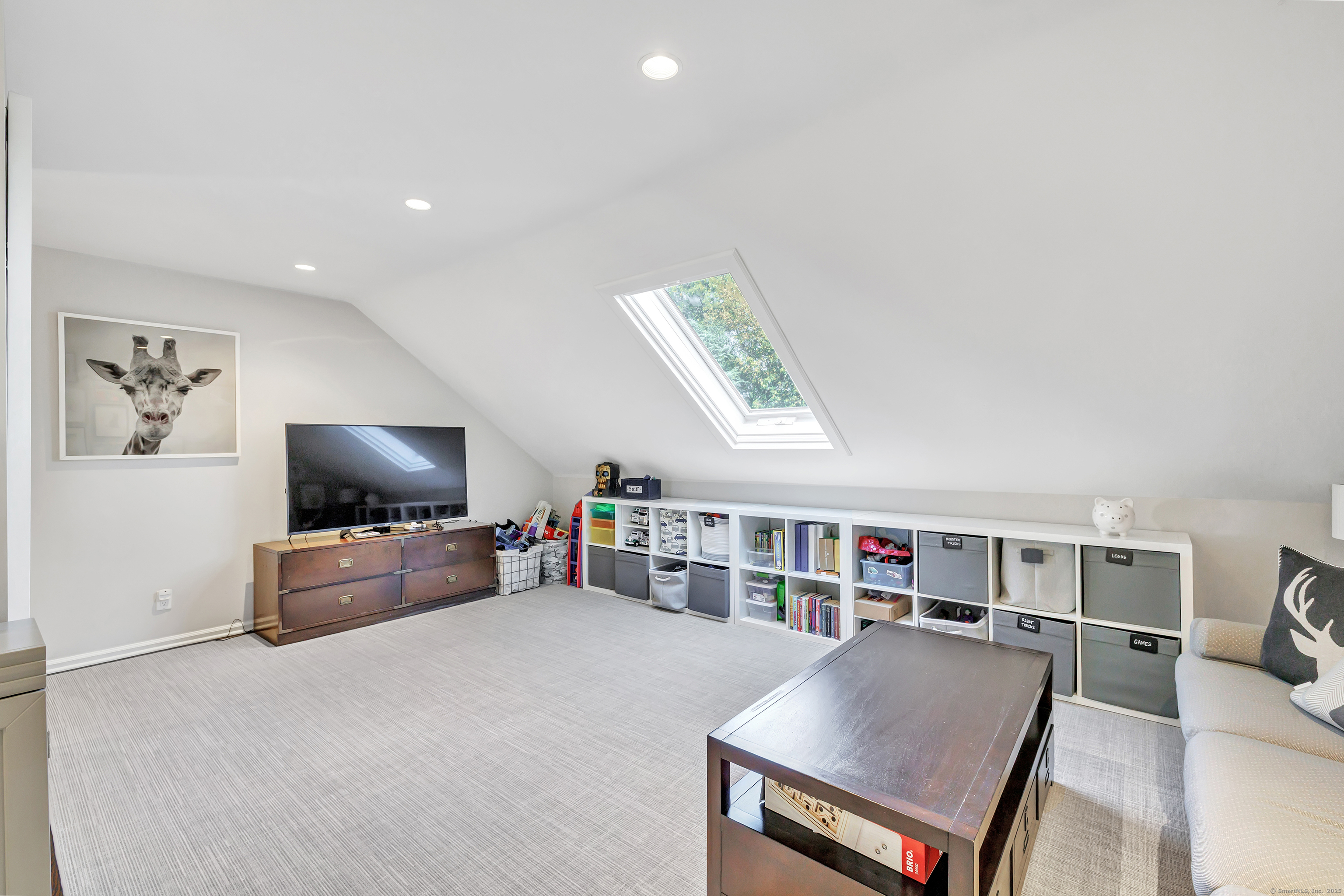 576 Bridgeview Place