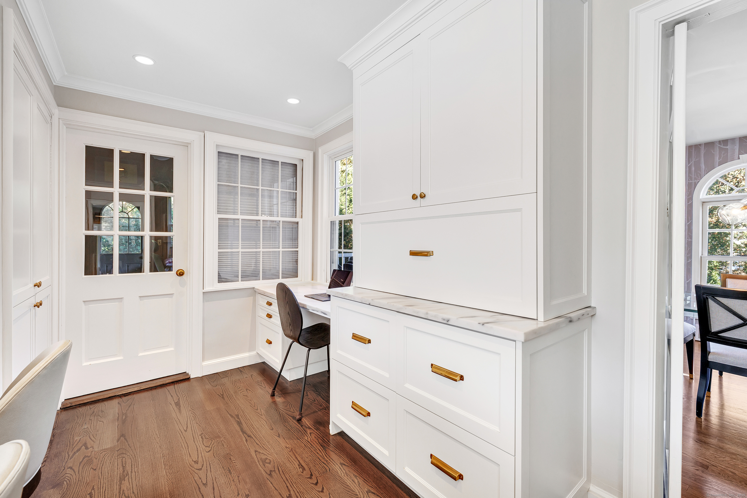 576 Bridgeview Place