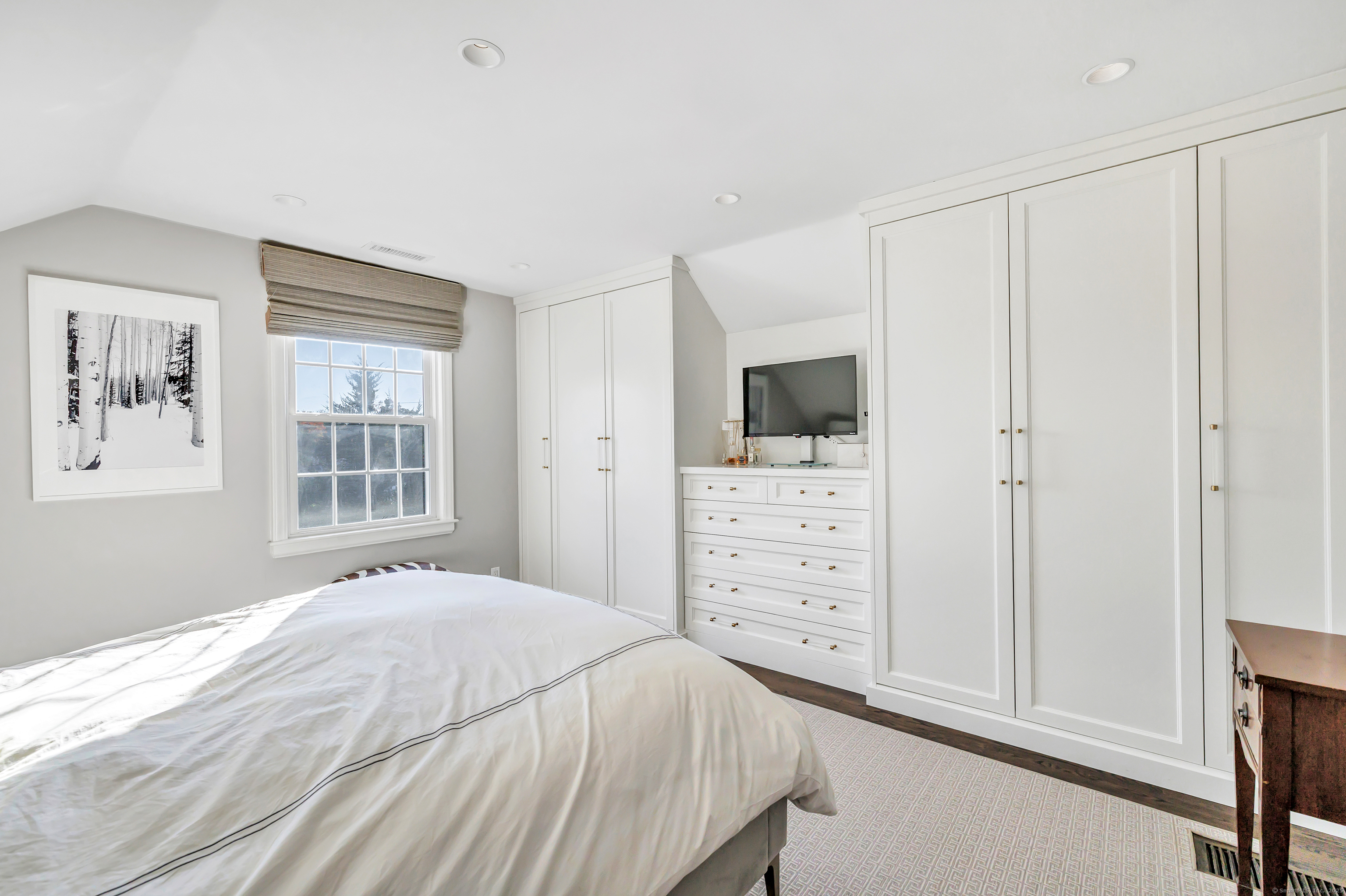 576 Bridgeview Place
