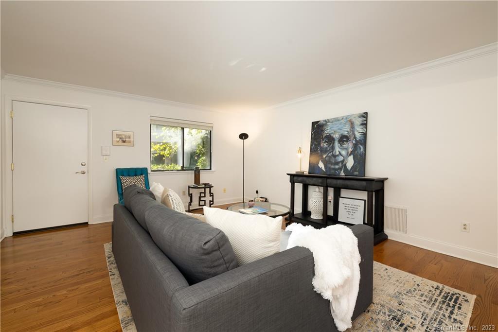 2289 Bedford Street G7