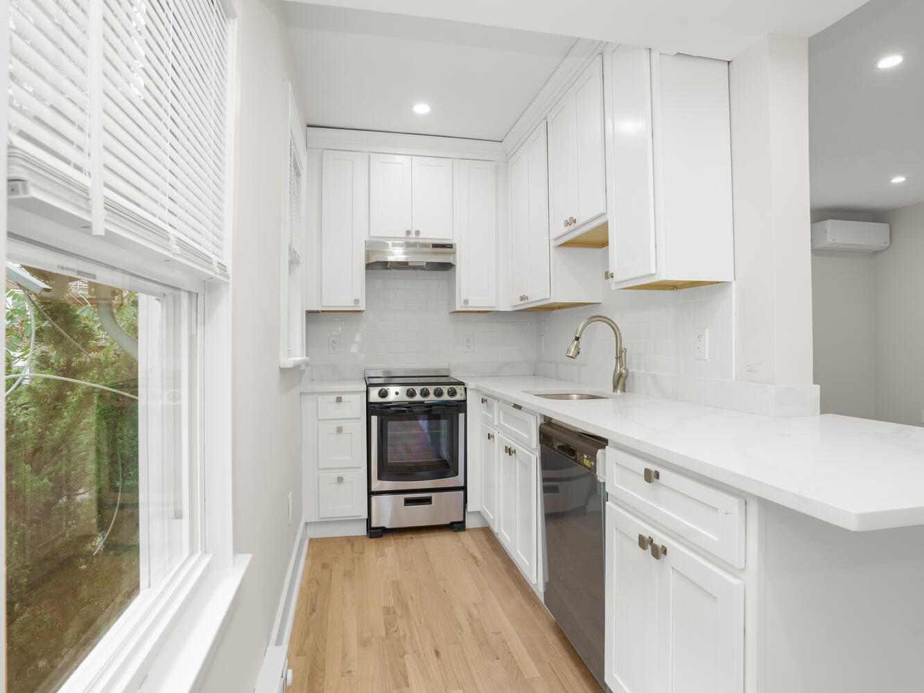 21 Holcomb Avenue APT 2R