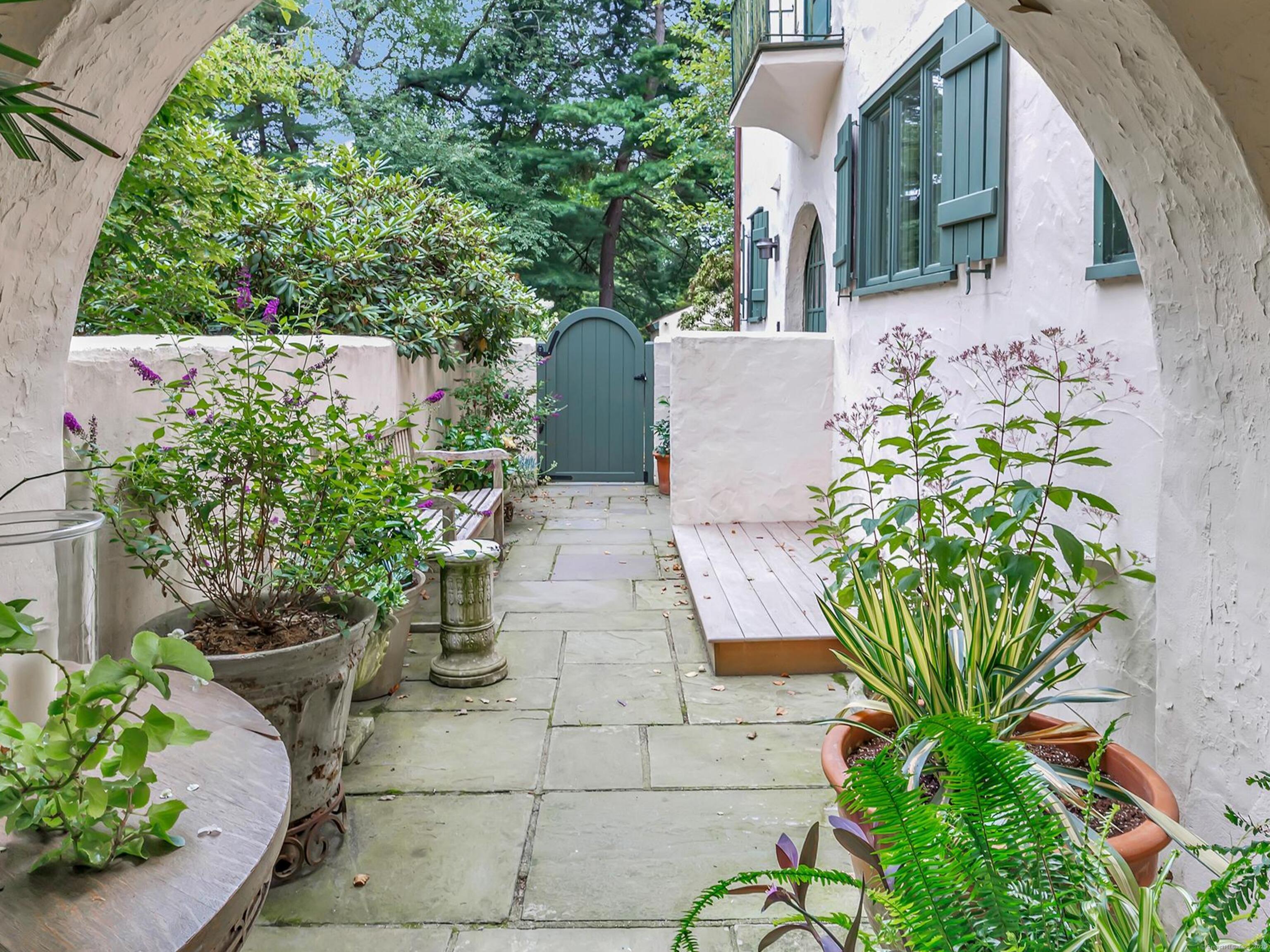 61 Clapboard Hill Road