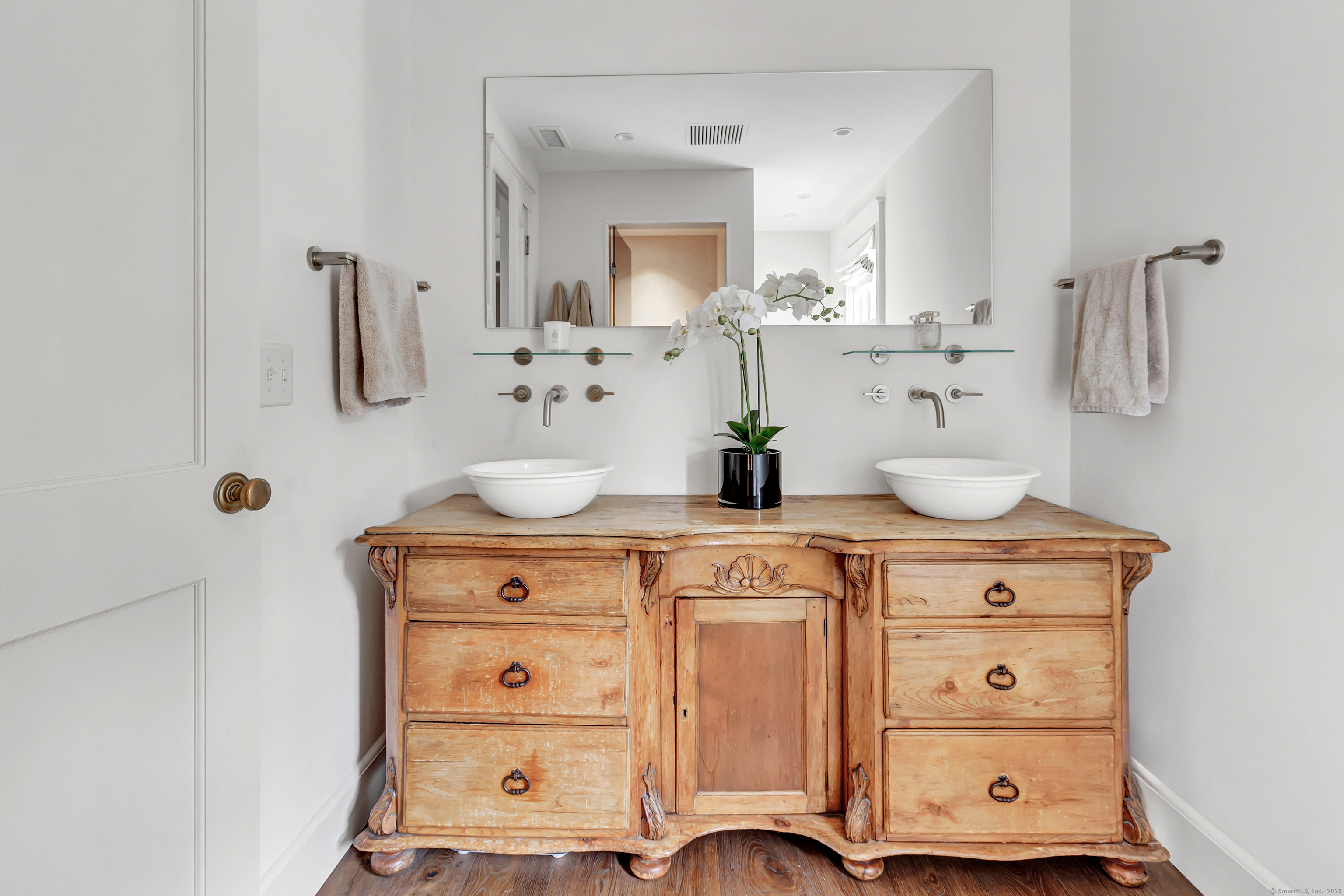 61 Clapboard Hill Road