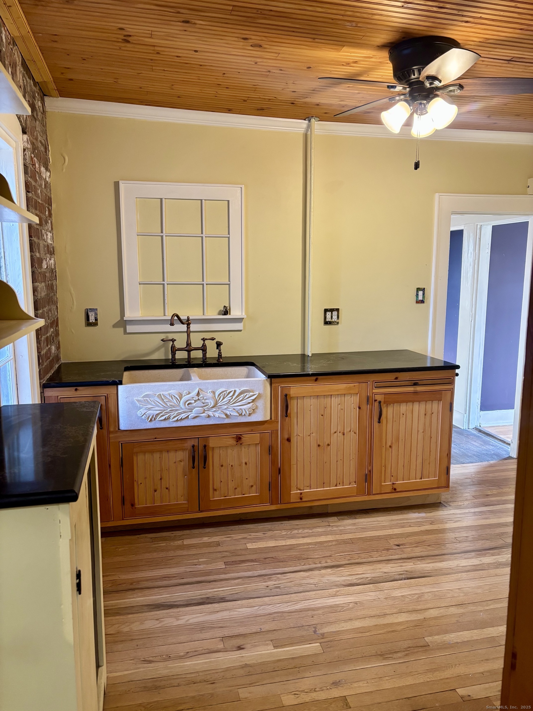 554 Brewster Street 4