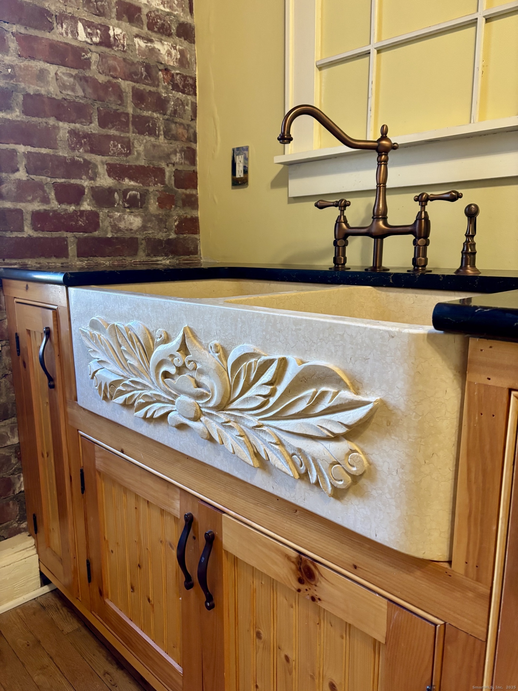 554 Brewster Street 4