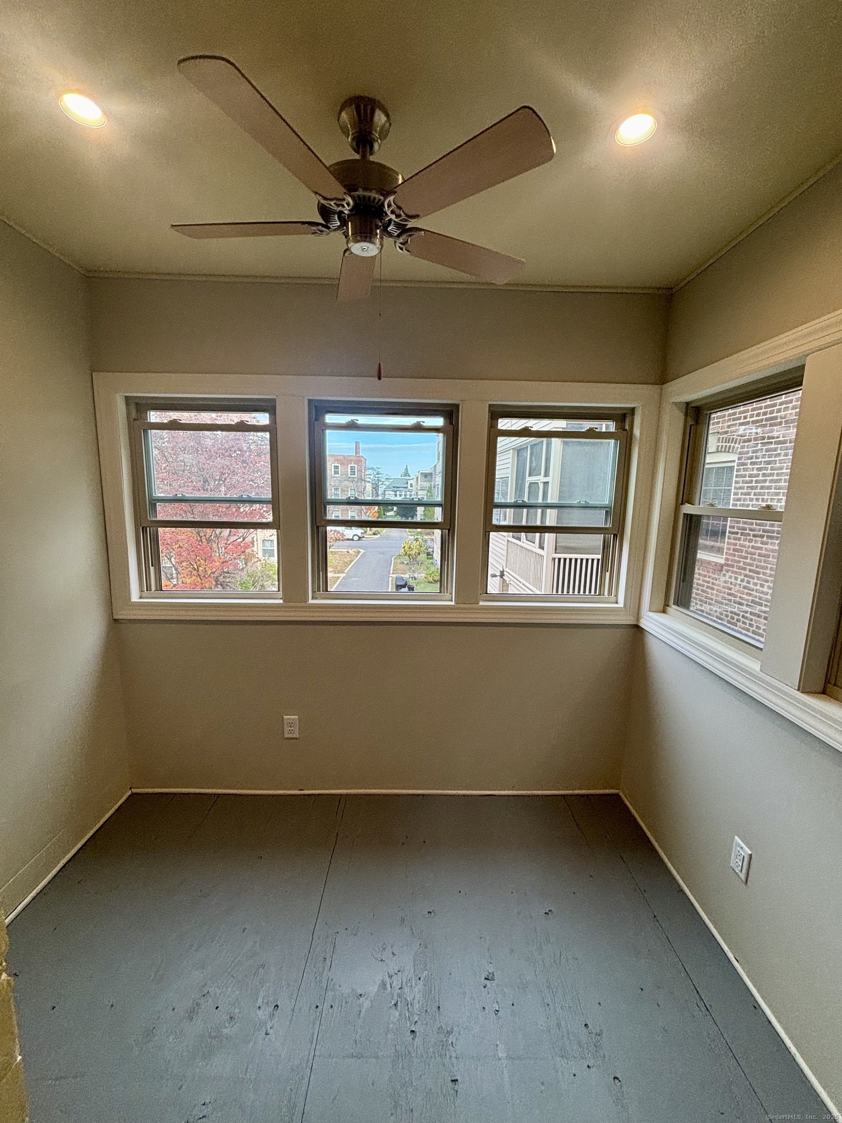 554 Brewster Street 4