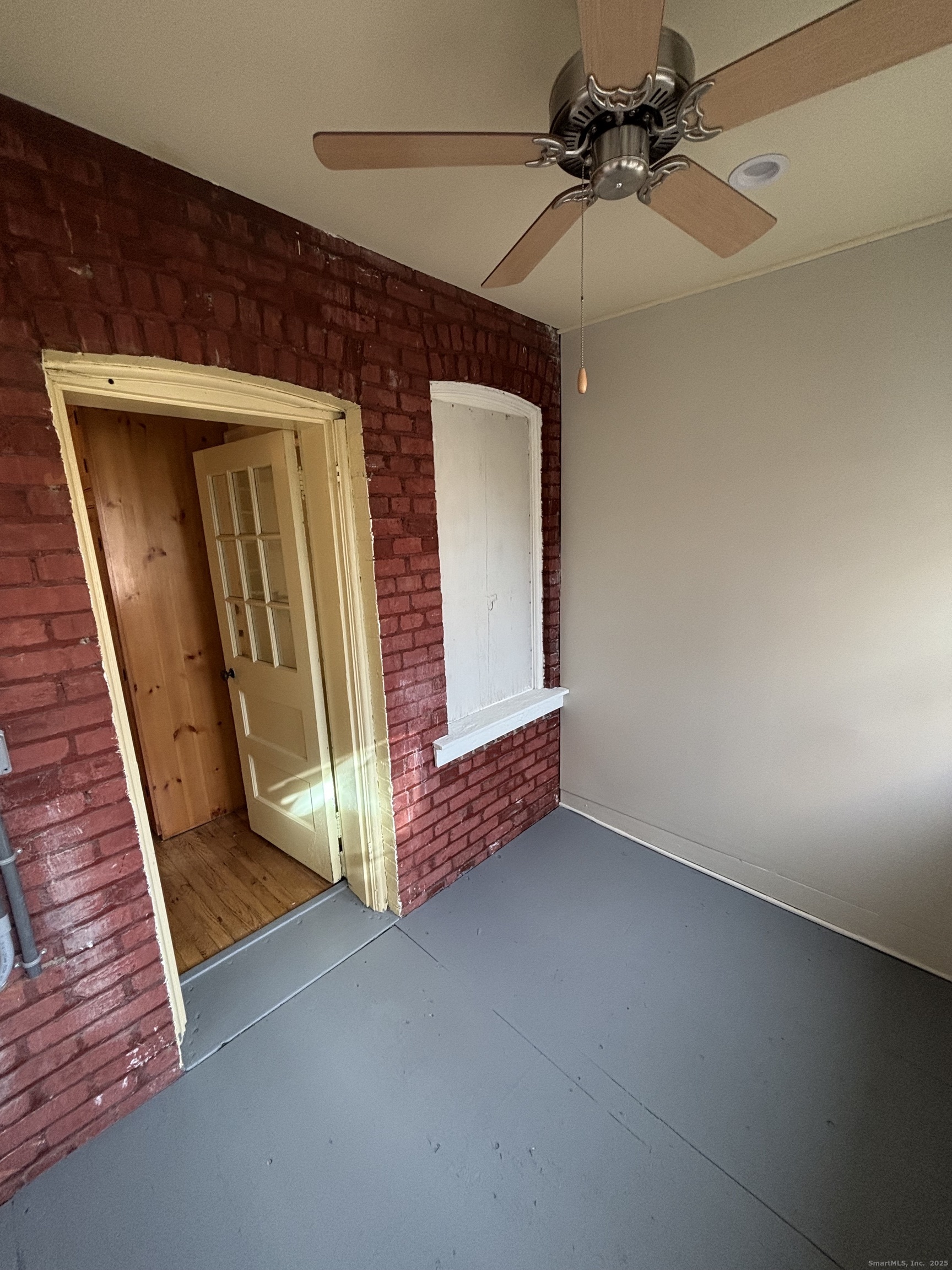 554 Brewster Street 4