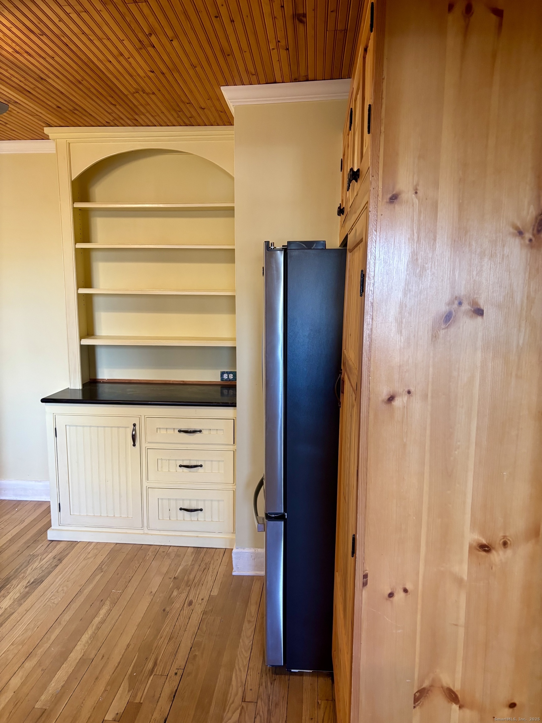 554 Brewster Street 4