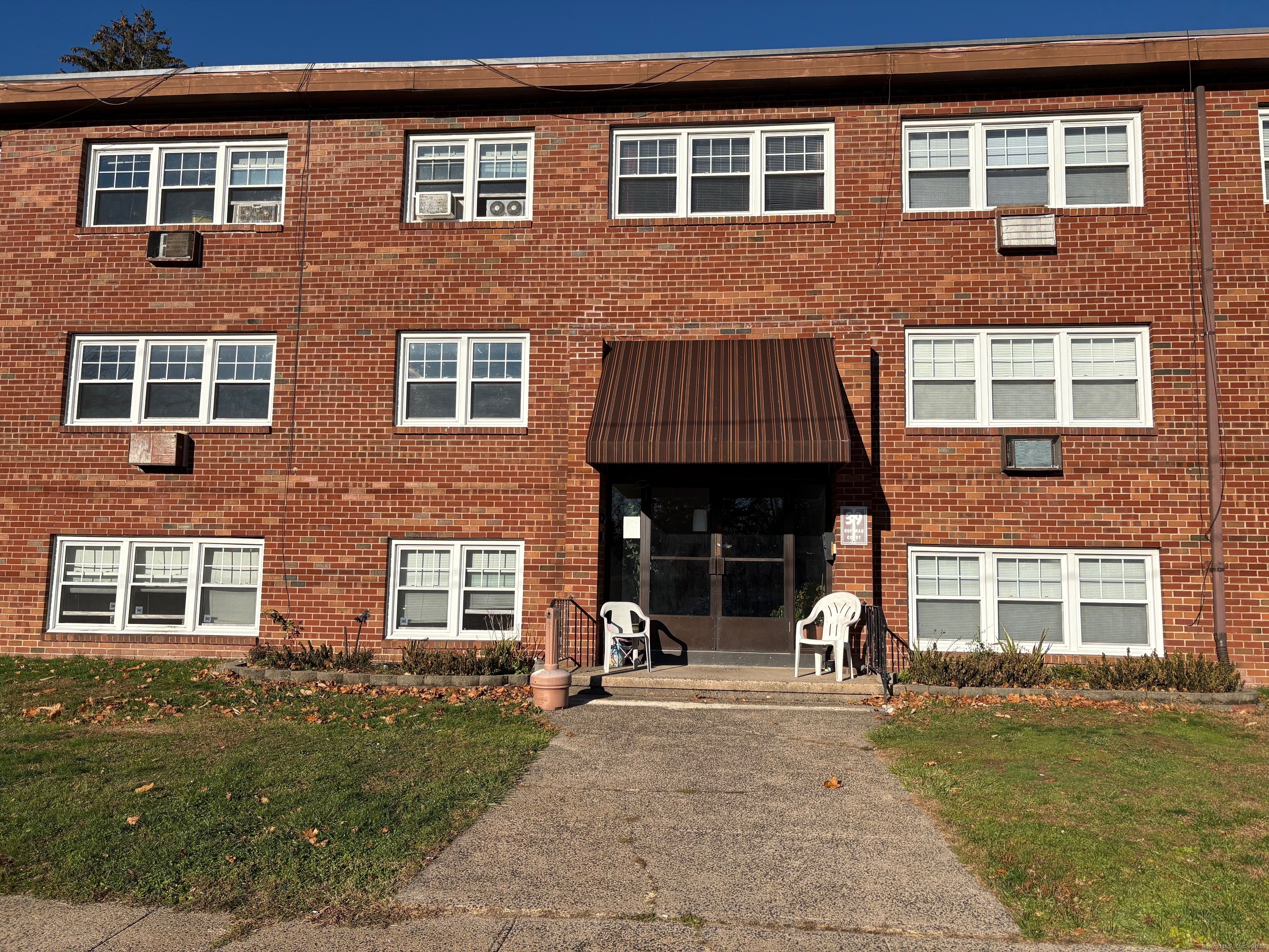 39 Hoffman Court APT B3
