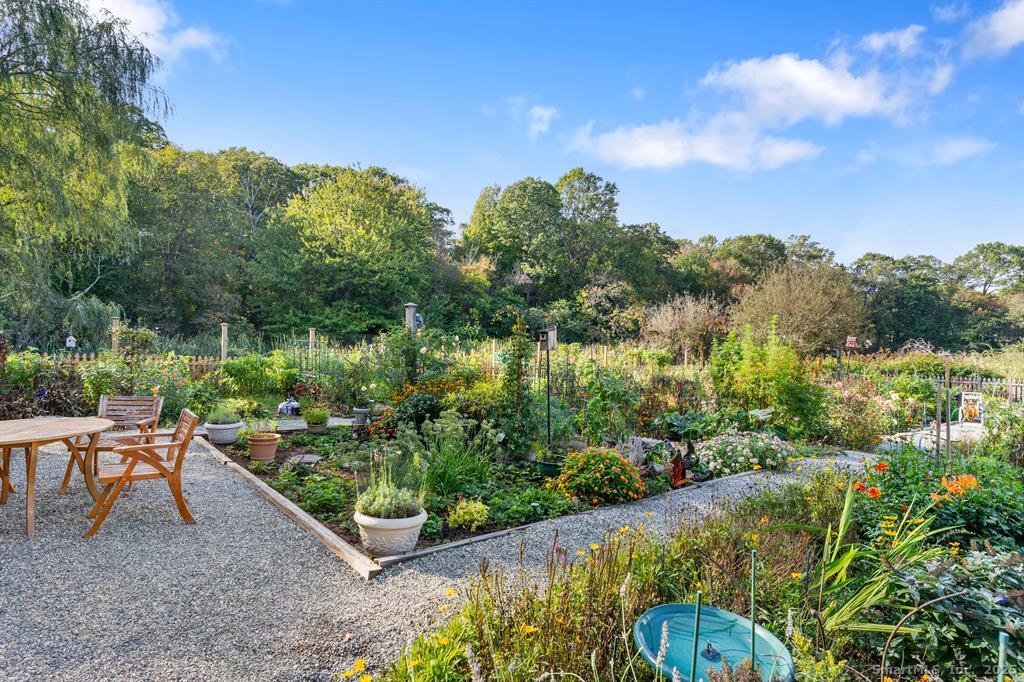 133 Rowayton Woods Drive 133