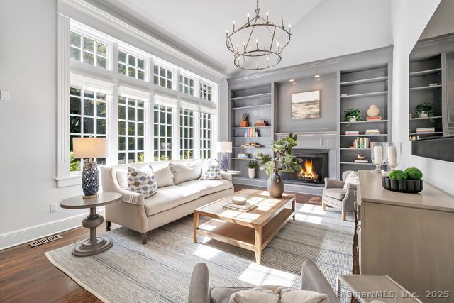1 Boxwood Lane