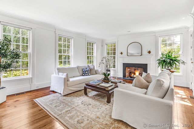 1 Boxwood Lane
