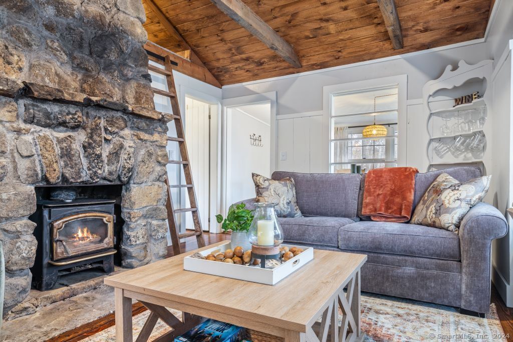 5 Old Clark Hill Road