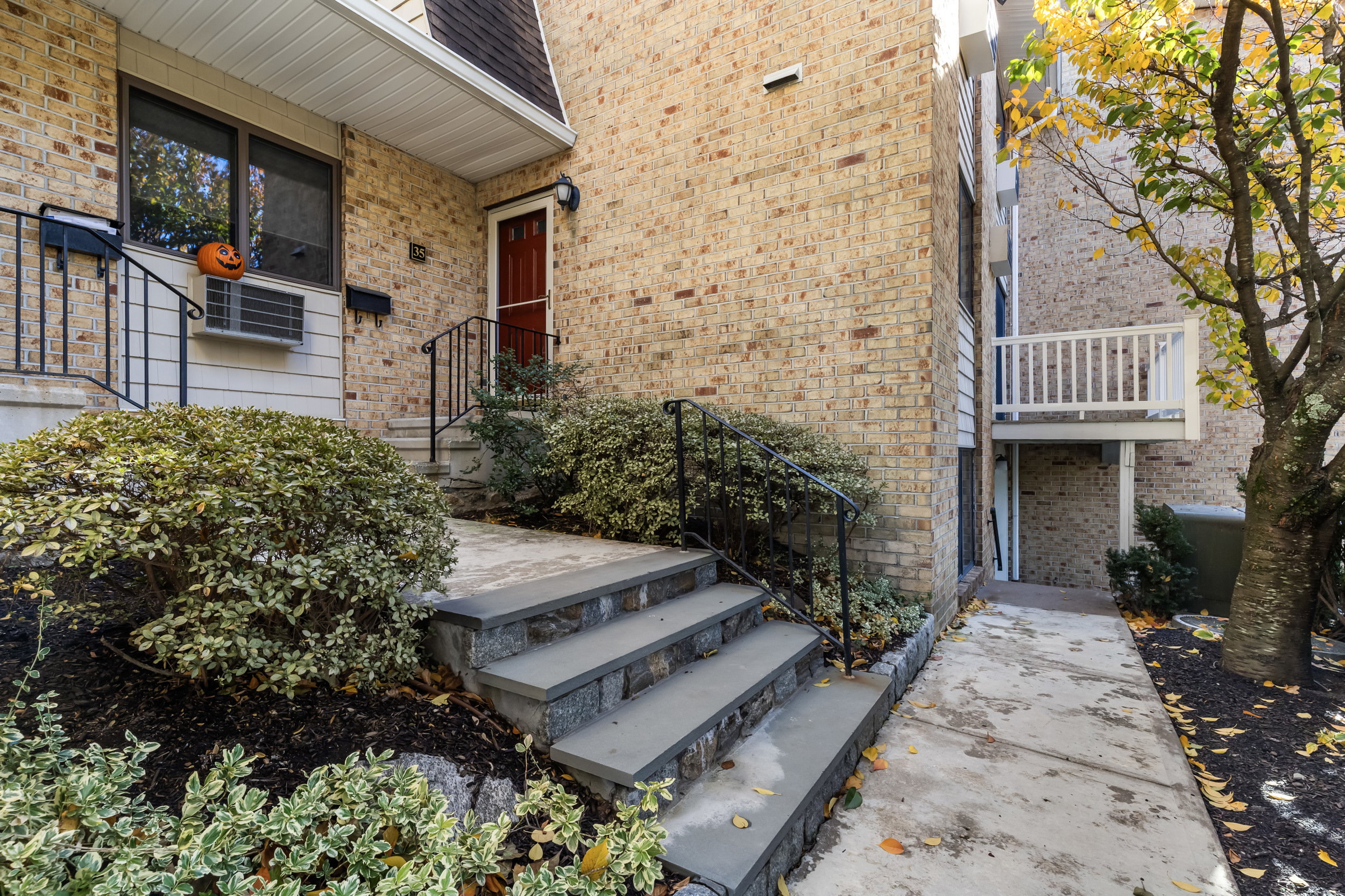 180 Glenbrook Road APT 35