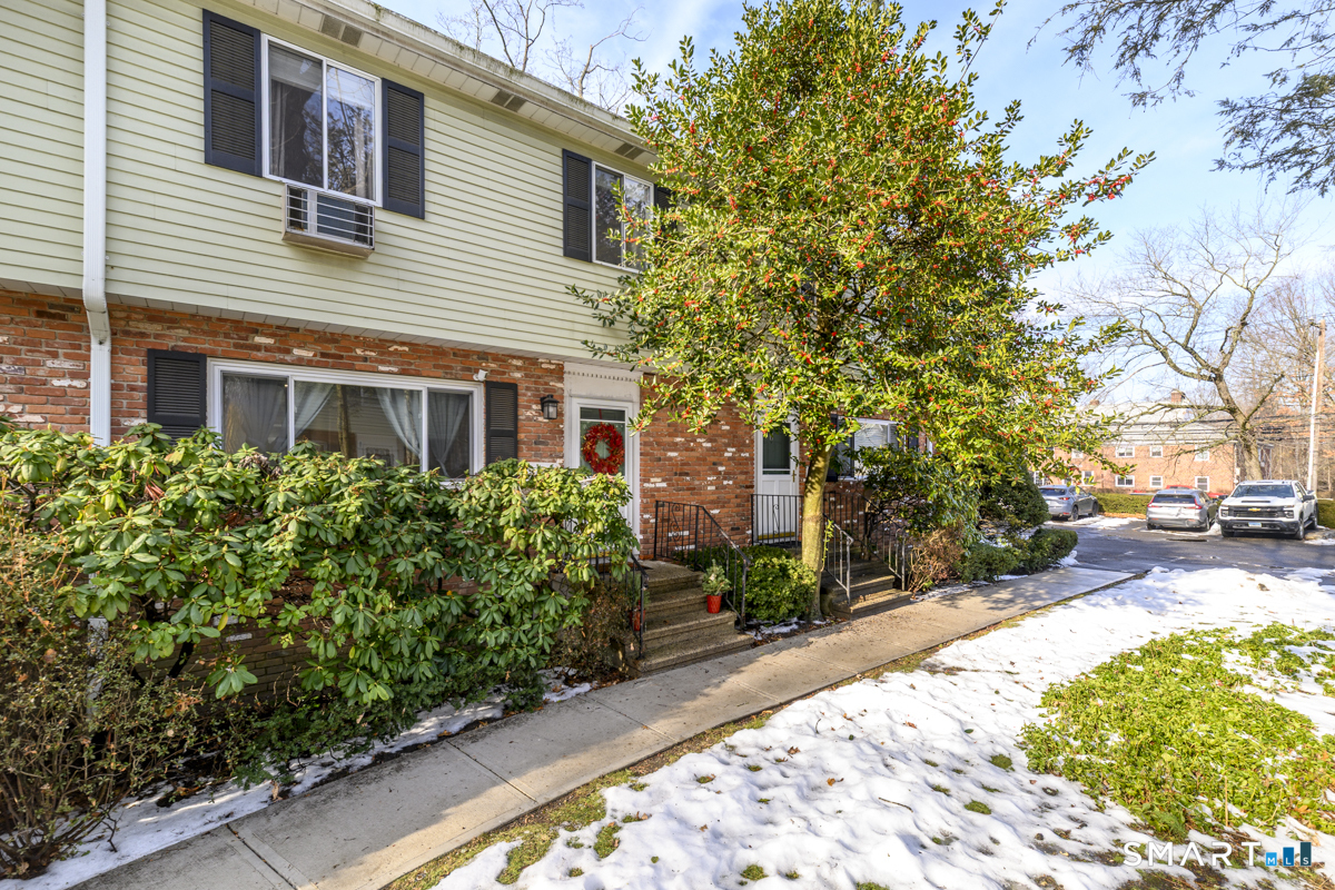 69 Maple Tree Avenue APT 2
