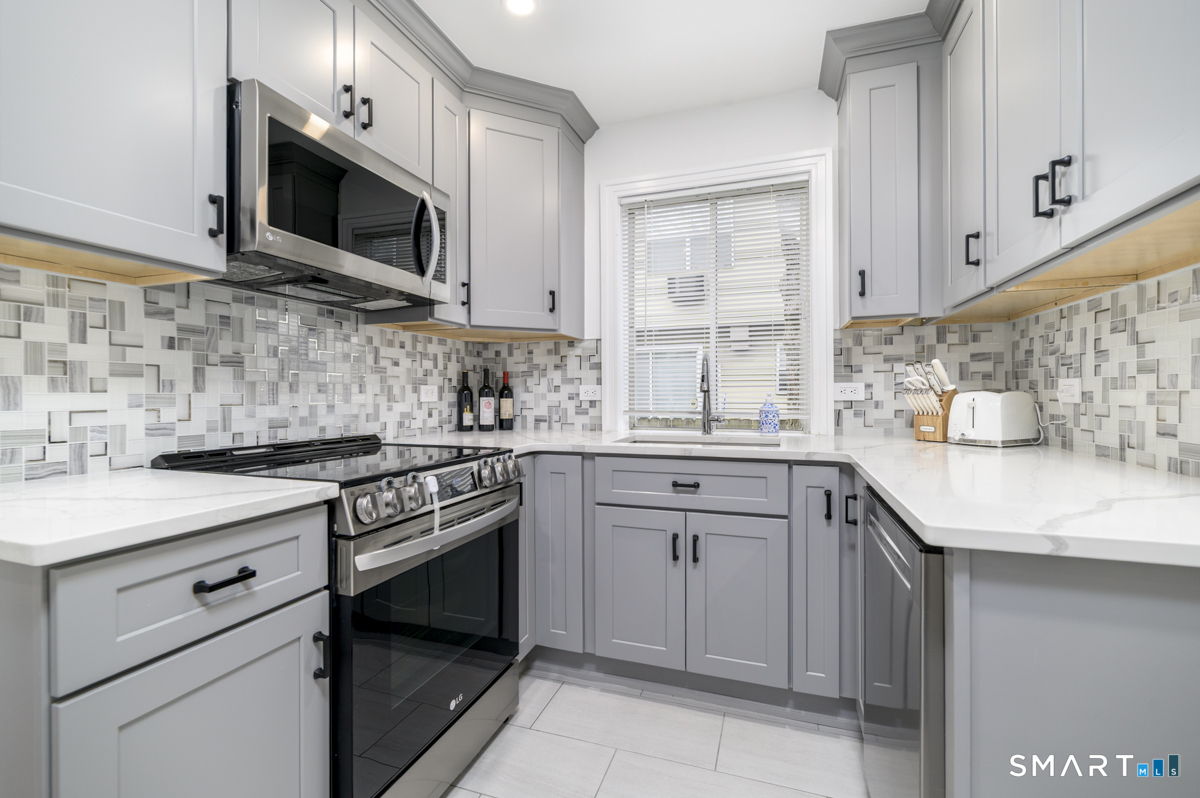 69 Maple Tree Avenue APT 2