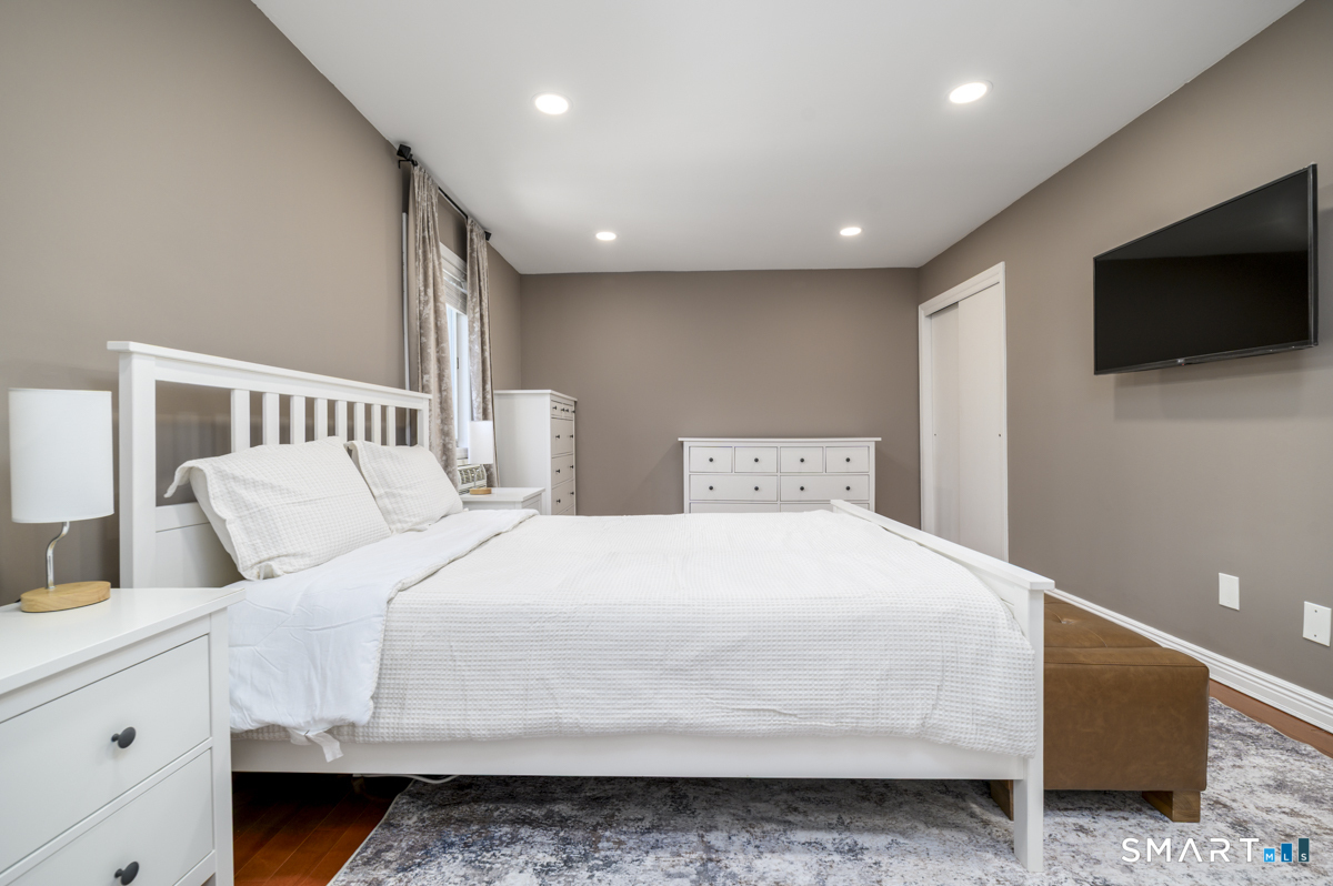 69 Maple Tree Avenue APT 2