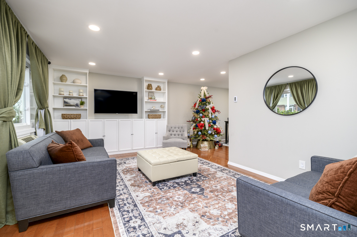 69 Maple Tree Avenue APT 2
