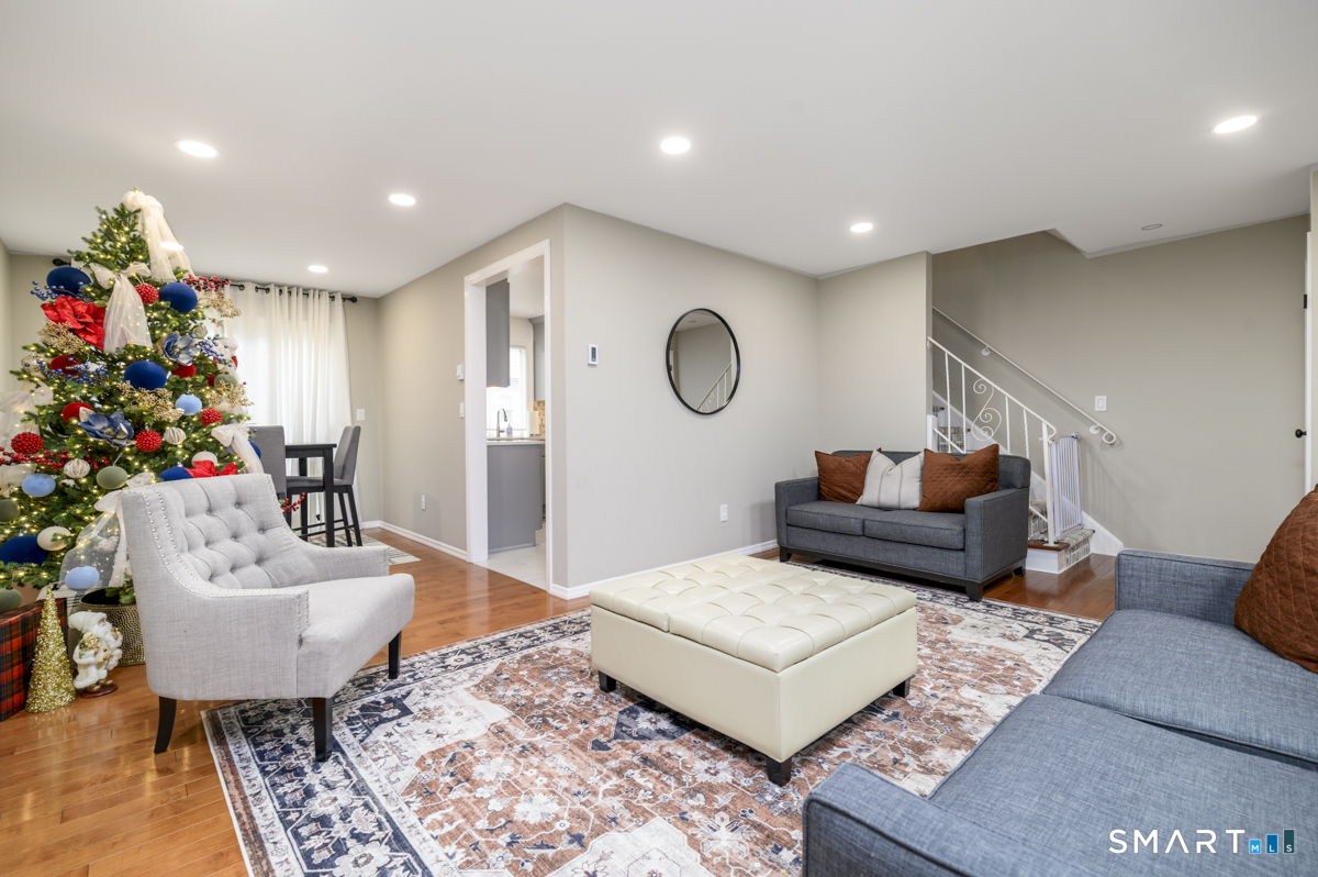 69 Maple Tree Avenue APT 2