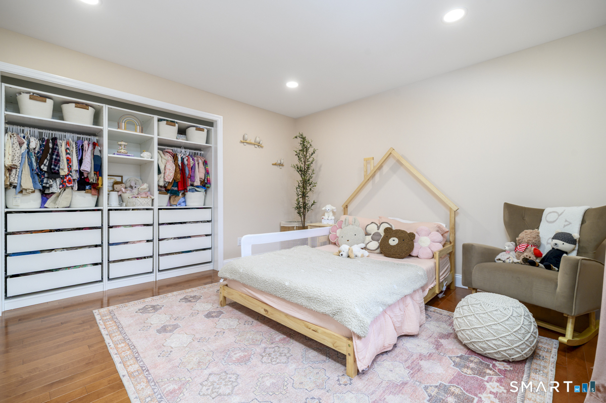 69 Maple Tree Avenue APT 2