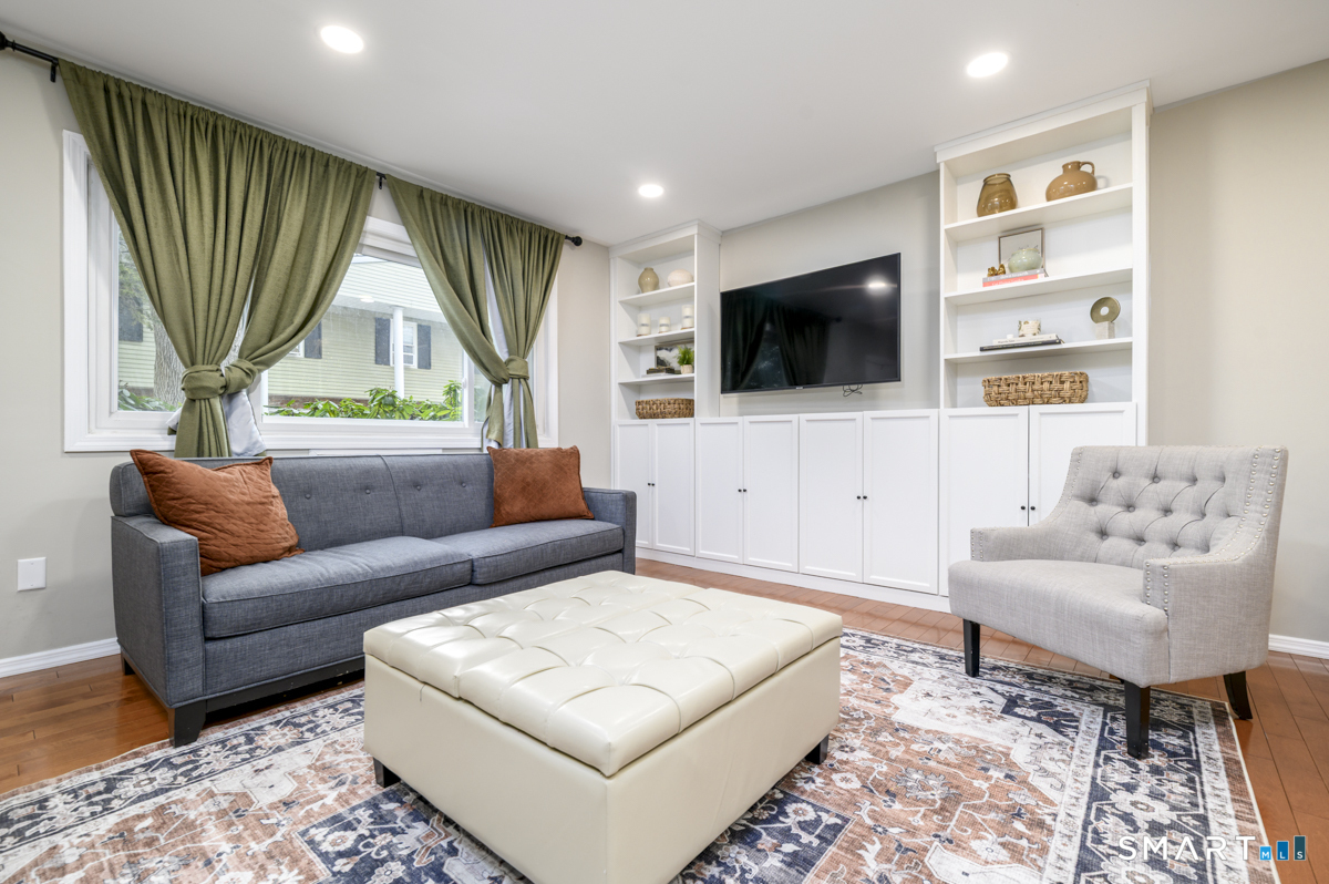 69 Maple Tree Avenue APT 2