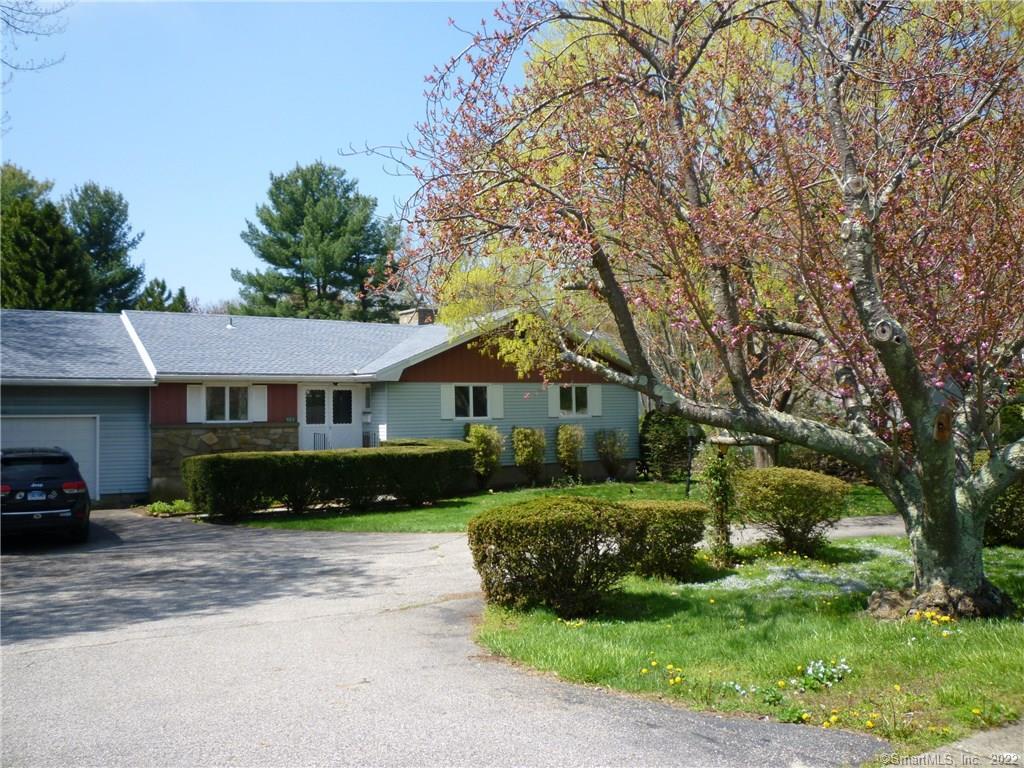 927 Burroughs Road