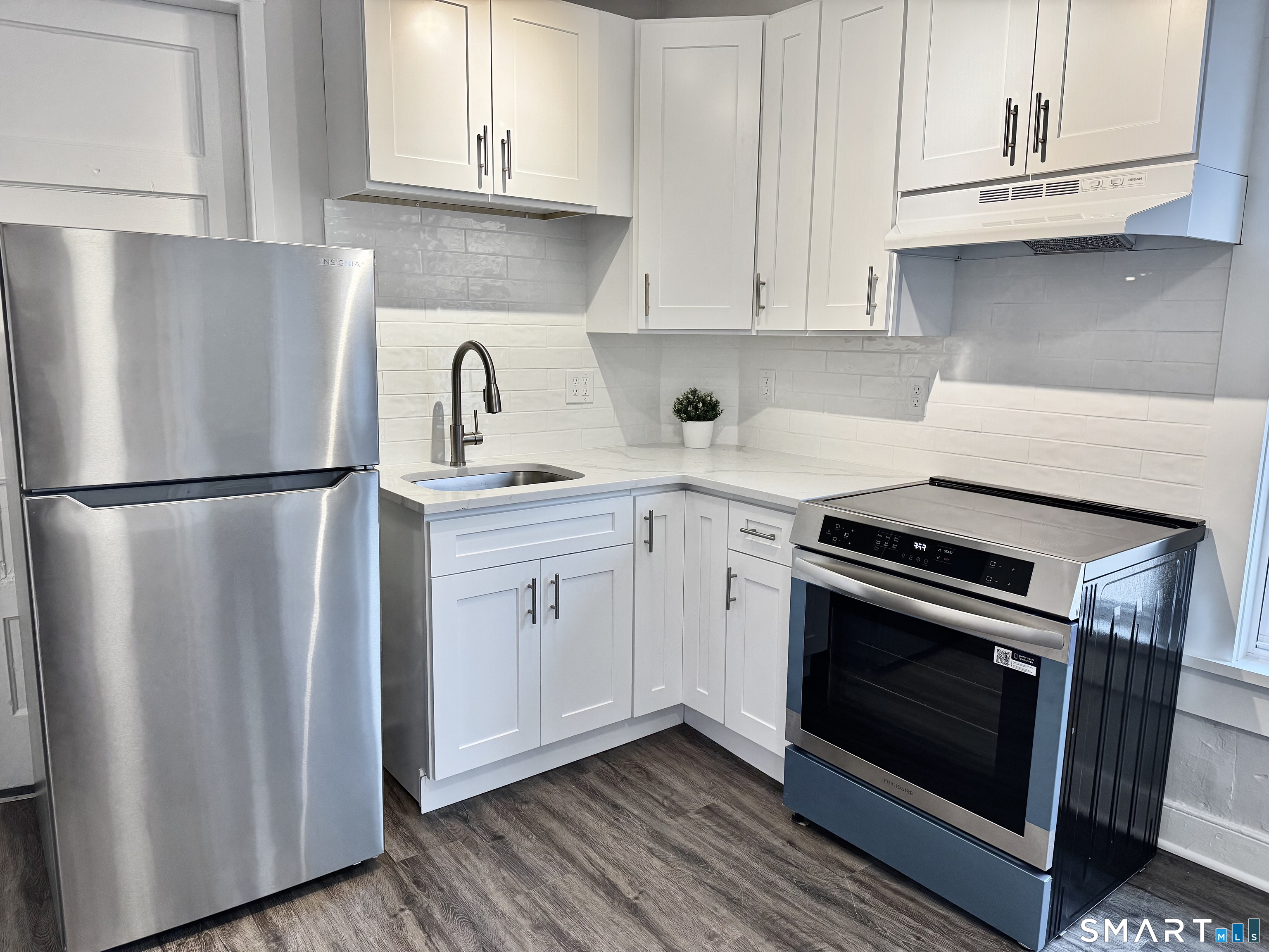 34 Hanford Avenue #2