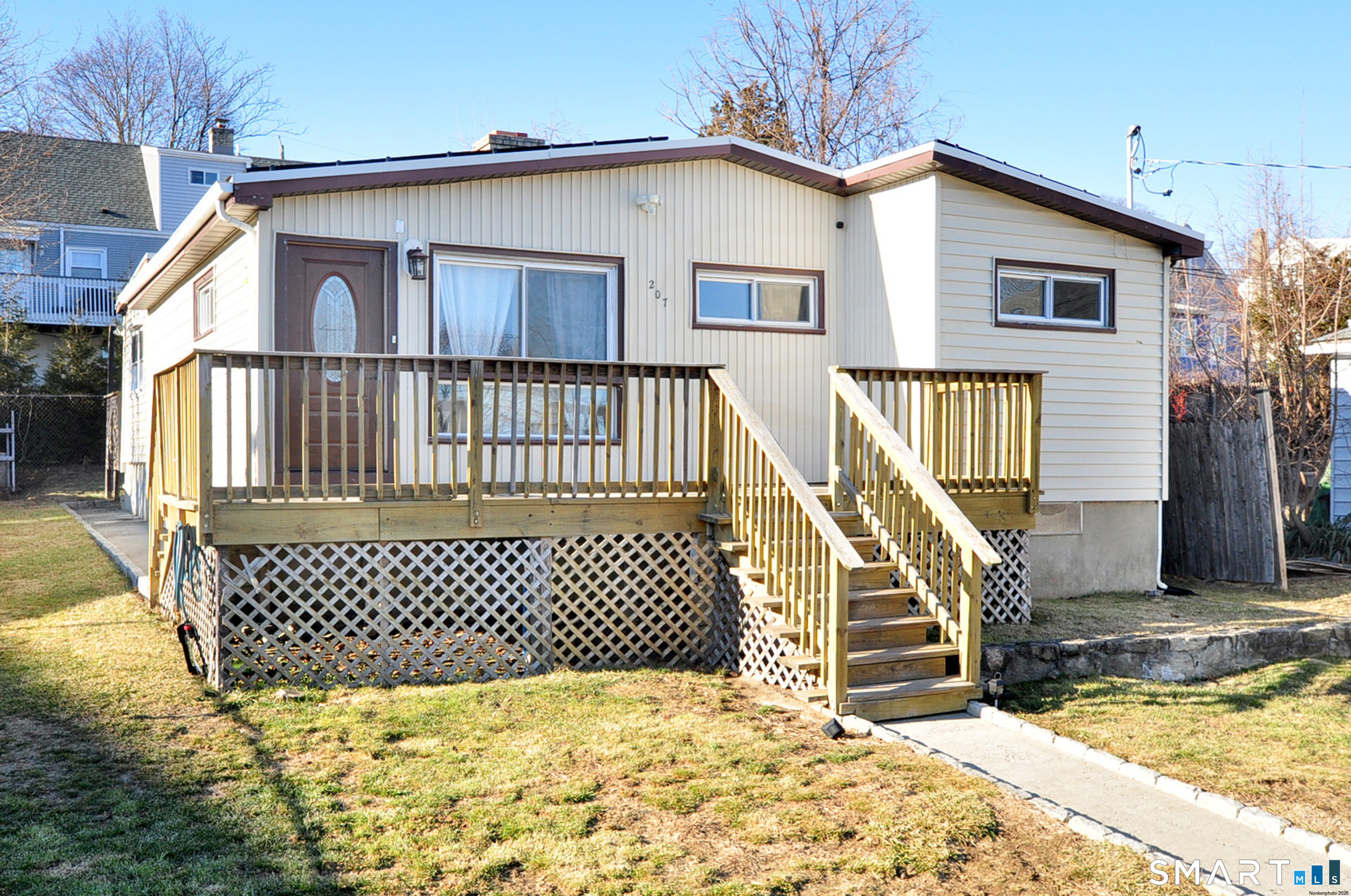 207 Hillcrest Road