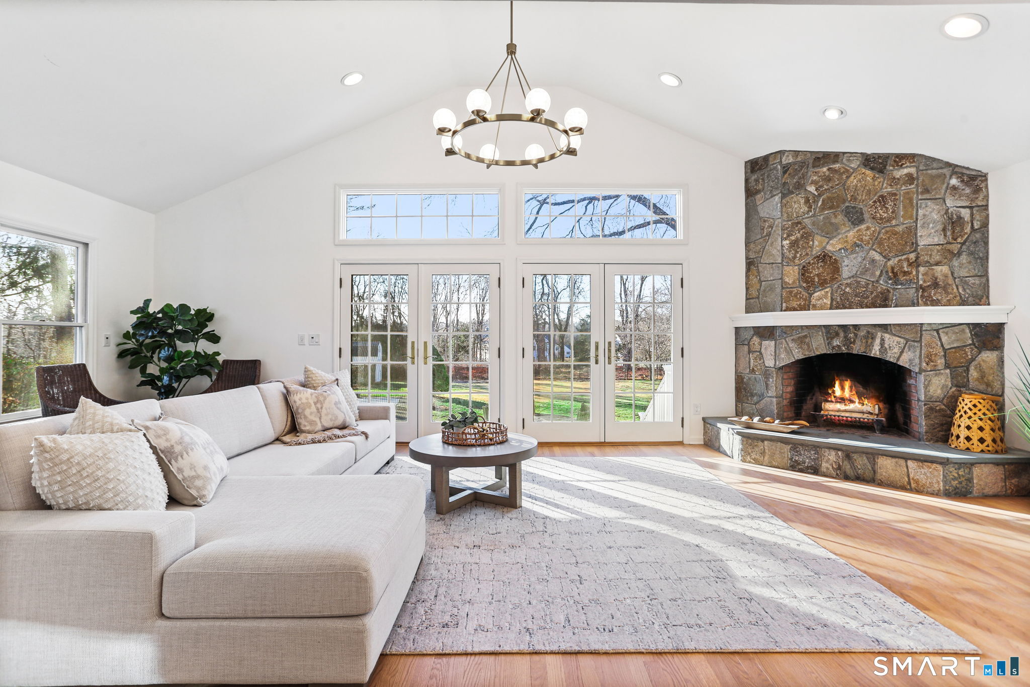 86 Maple Avenue South