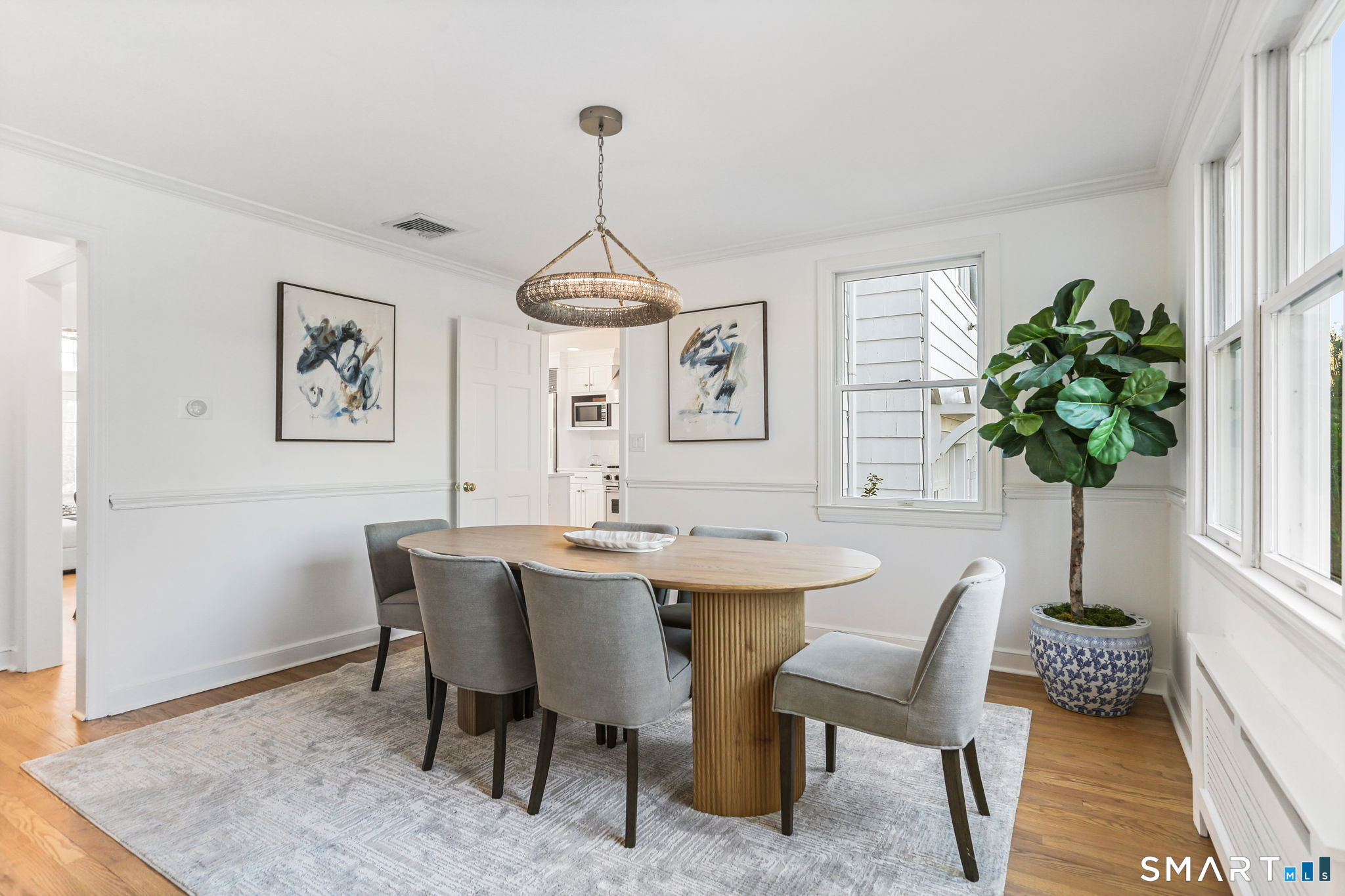 86 Maple Avenue South