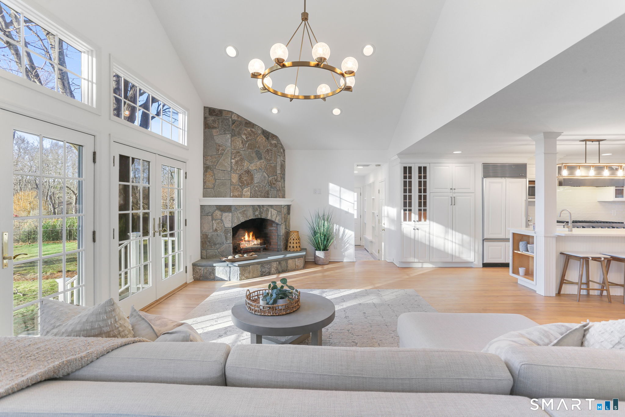 86 Maple Avenue South