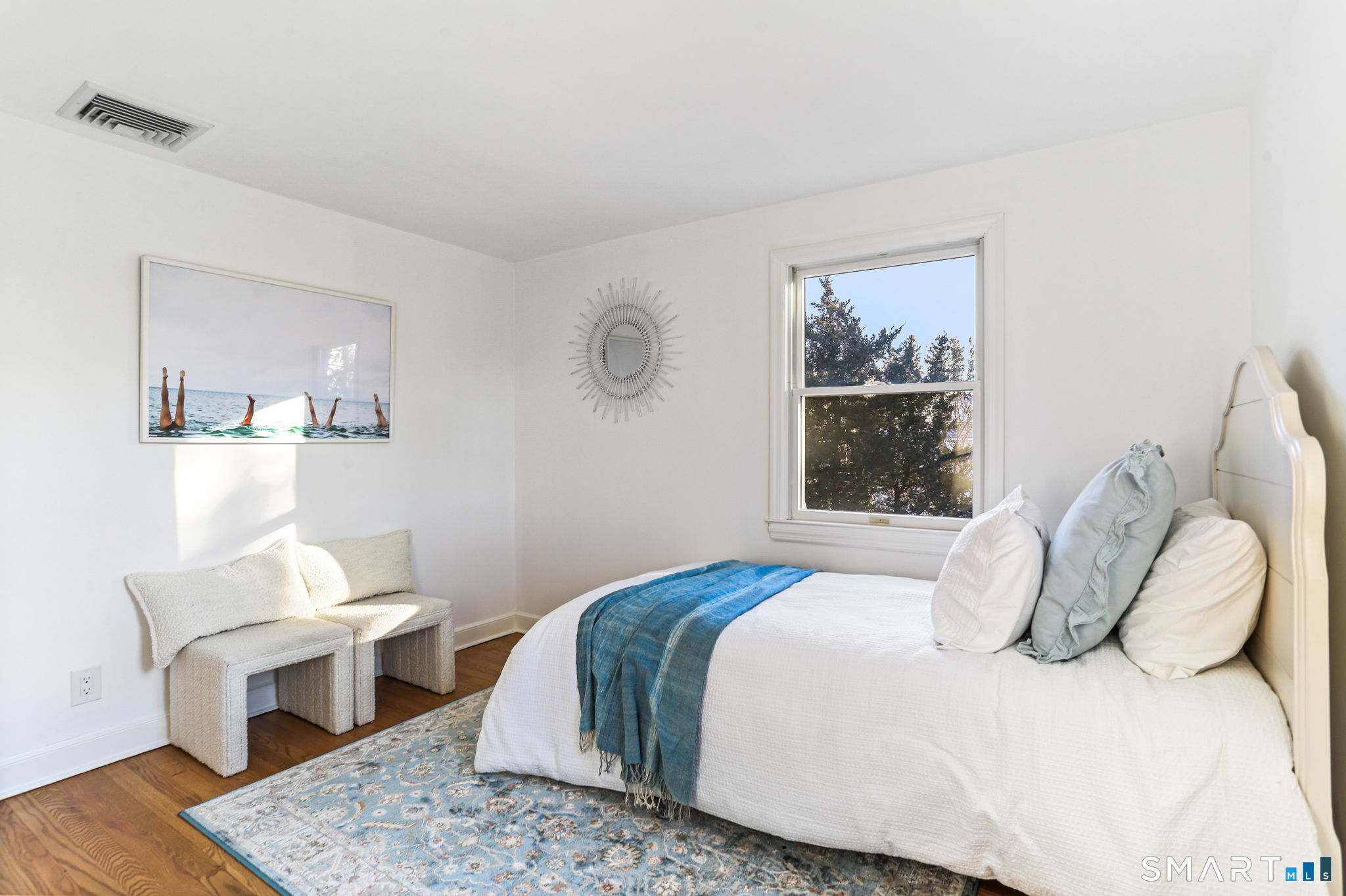 86 Maple Avenue South