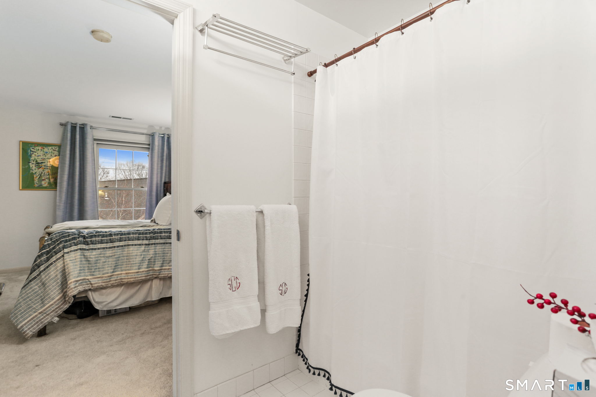 77 Locust Avenue APT 124