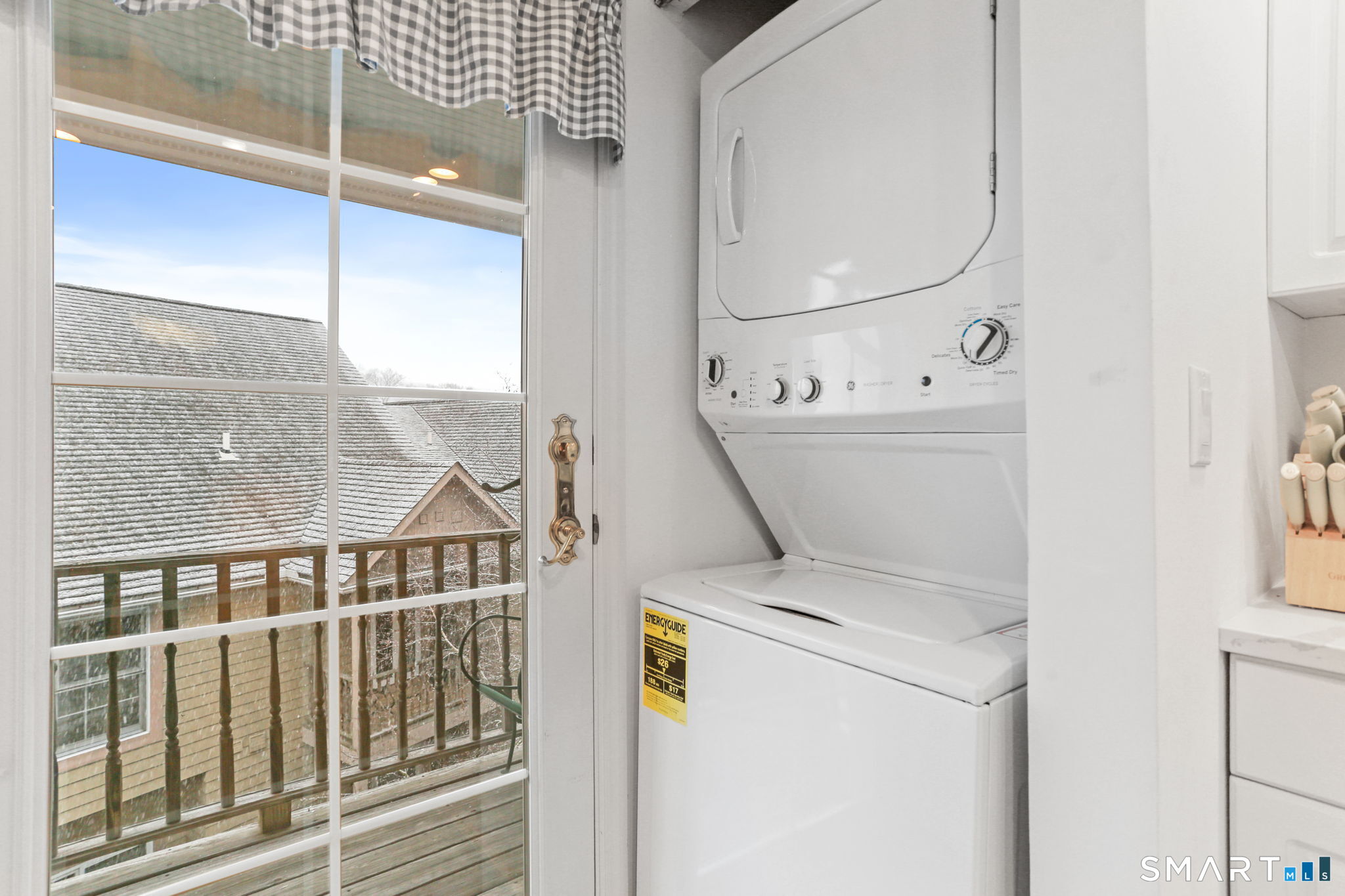 77 Locust Avenue APT 124