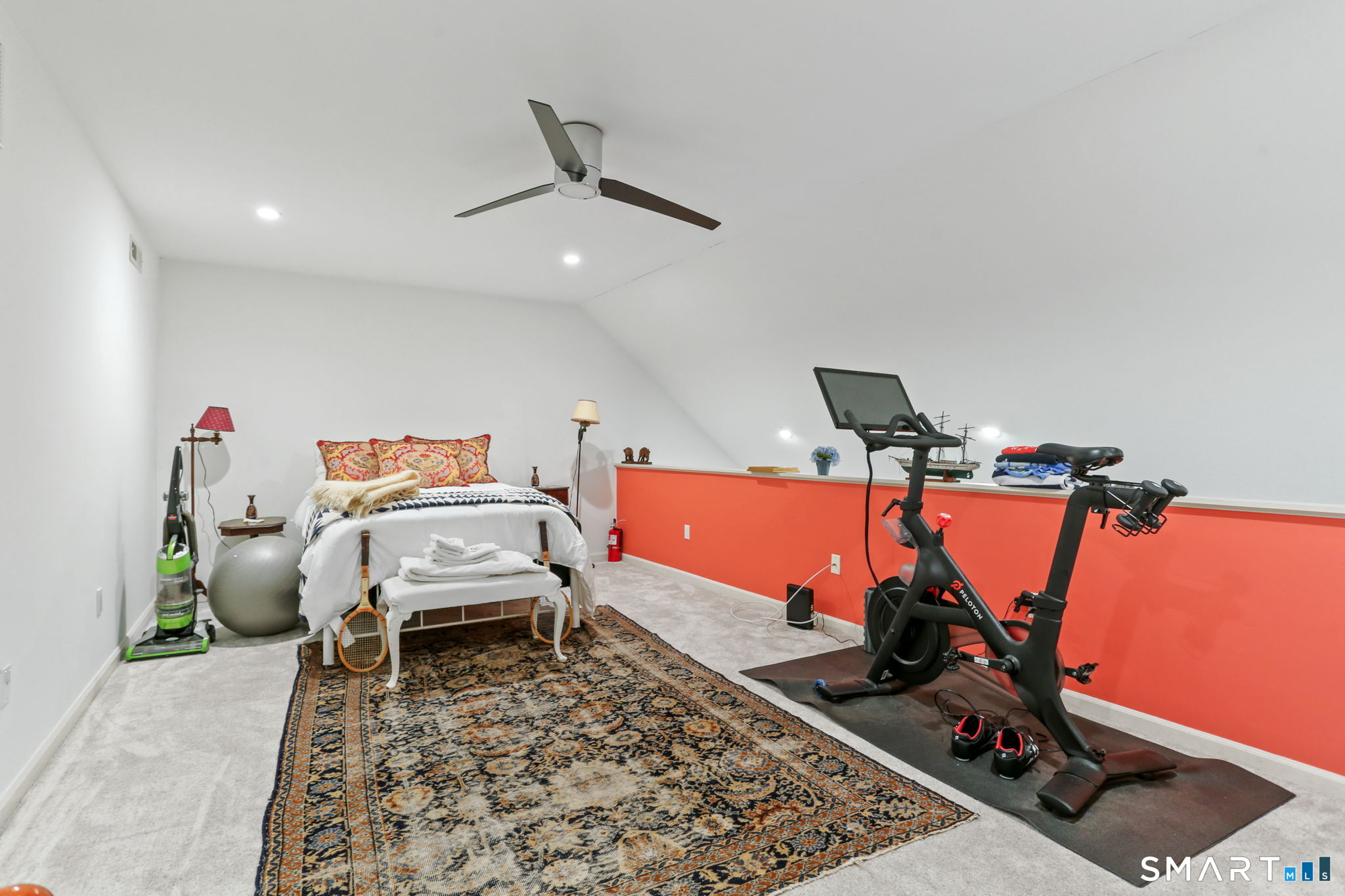 77 Locust Avenue APT 124