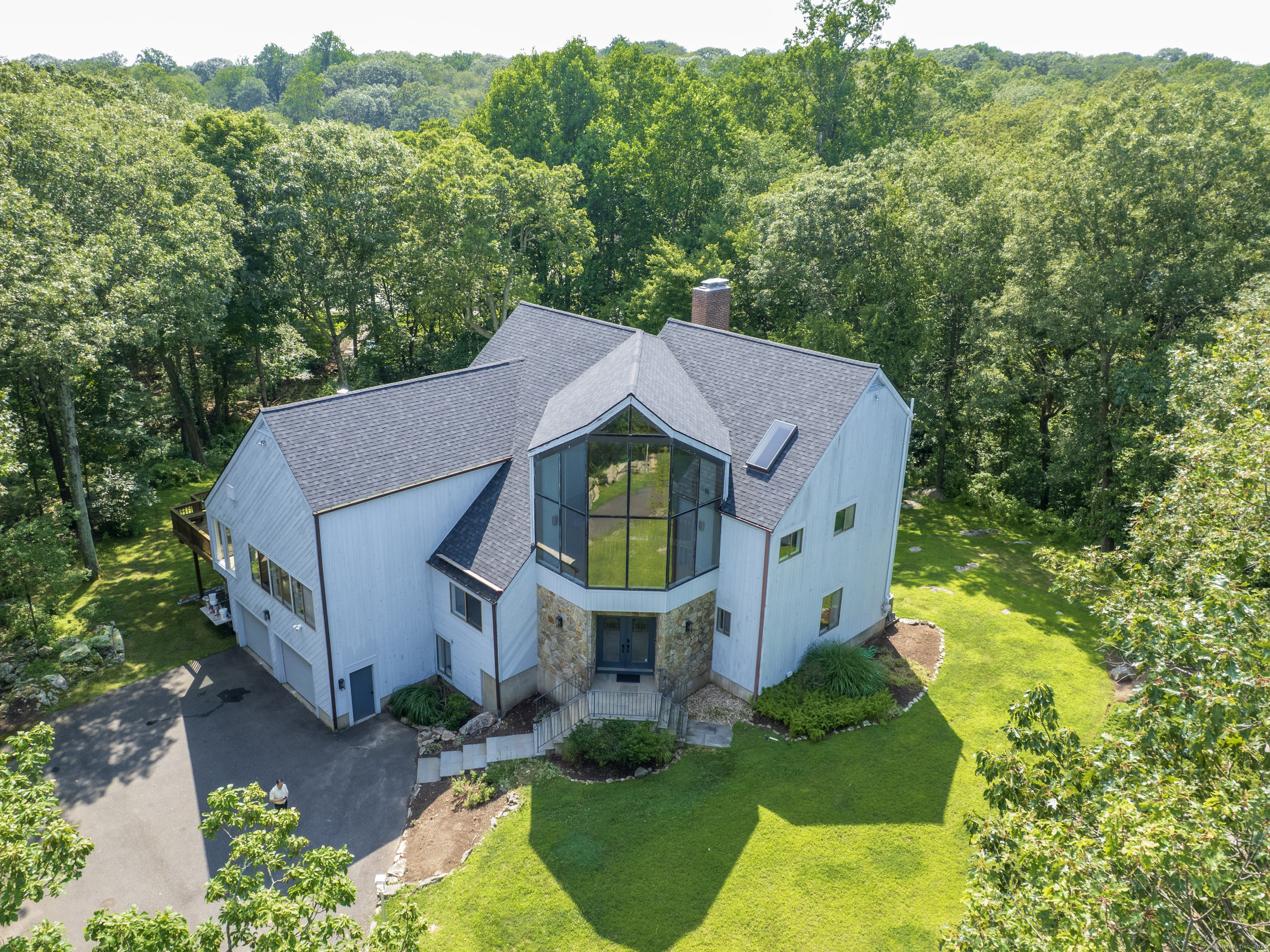 21 Woods End Drive